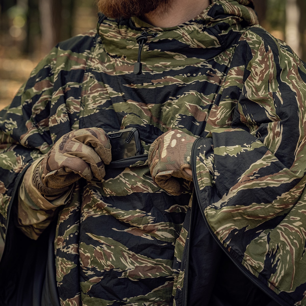 Helikon - Swagman Roll Climashield Apex - Poncho mit Schlafsackfunktion - Tiger Stripe