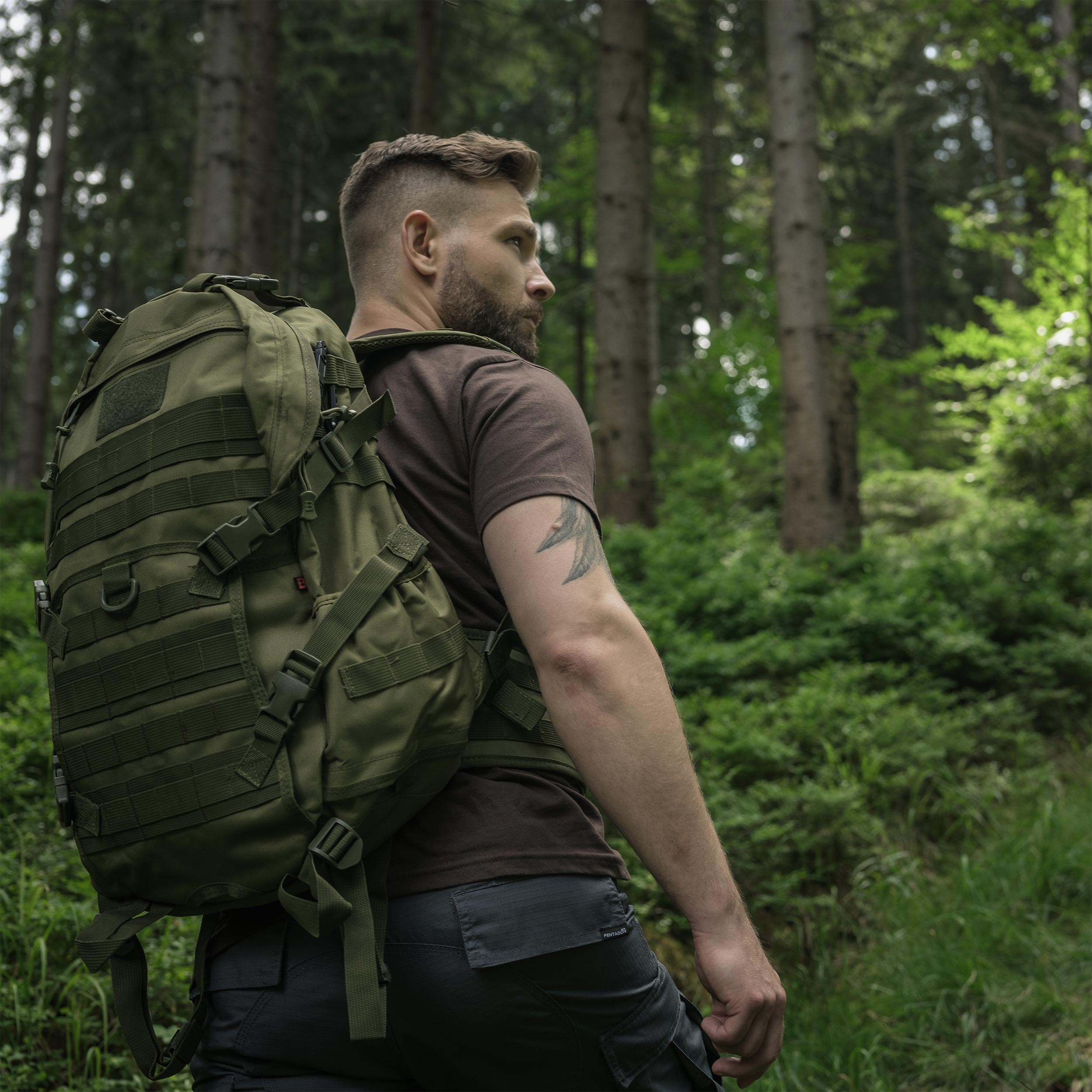 Badger Outdoor - Gunny Rucksack mit Helmhalterung 30 l - Olive