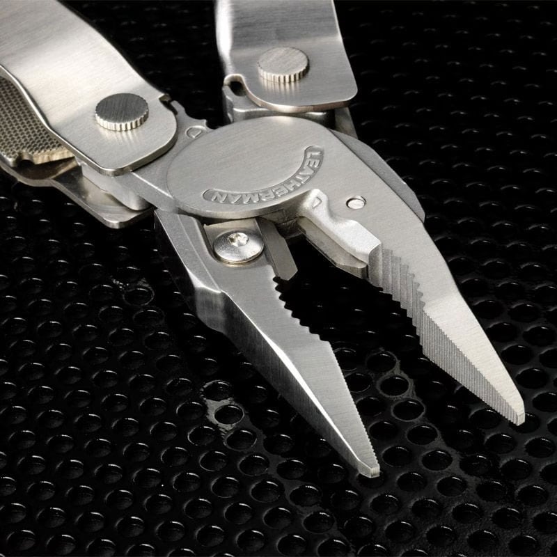 Leatherman - Super Tool 300 Multitool - Black mit Holster