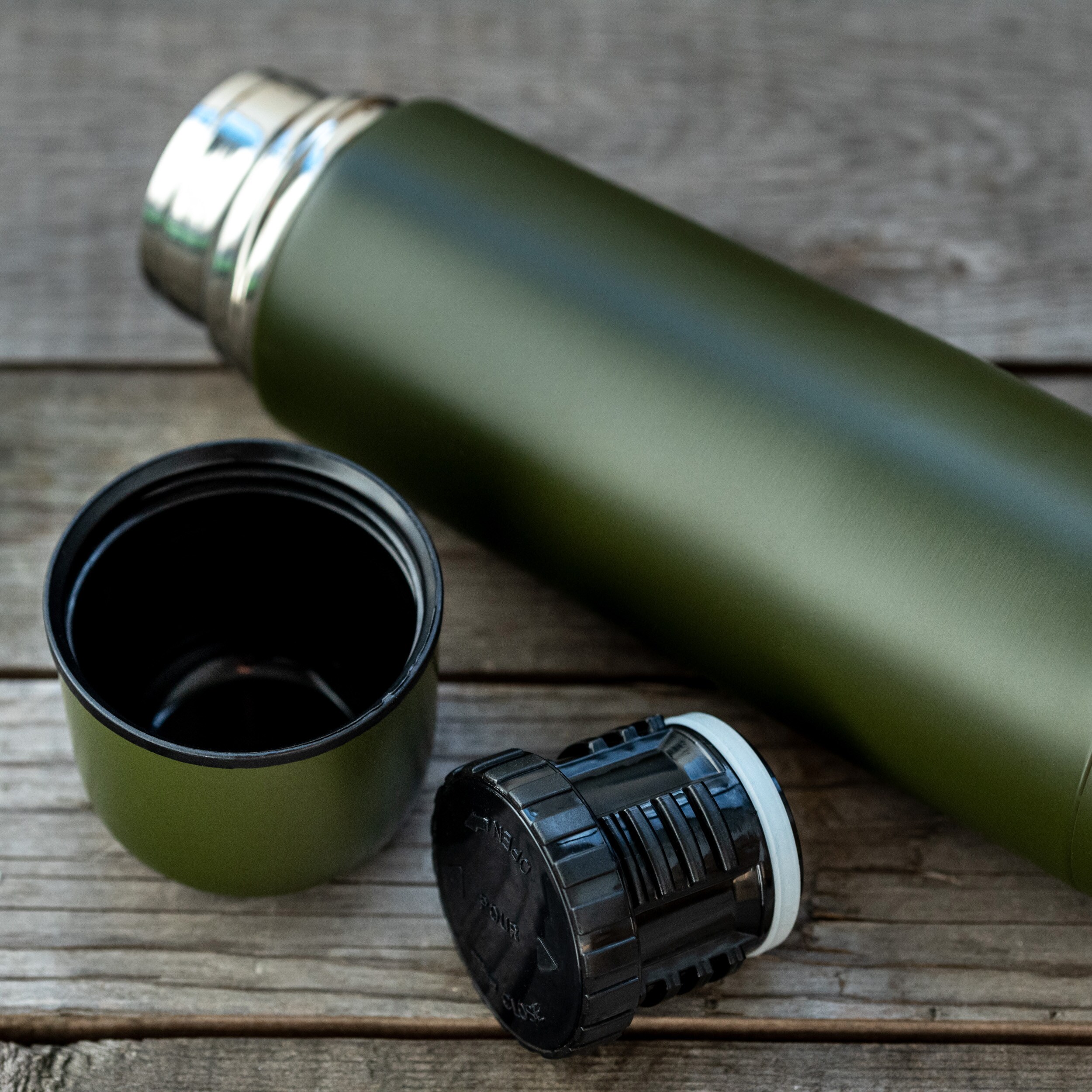 Mil-Tec - Thermoskanne aus Edelstahl 500 ml - Olive