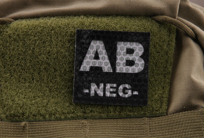 Combat-ID - IR-Aufnäher - Blutgruppe AB - NEG