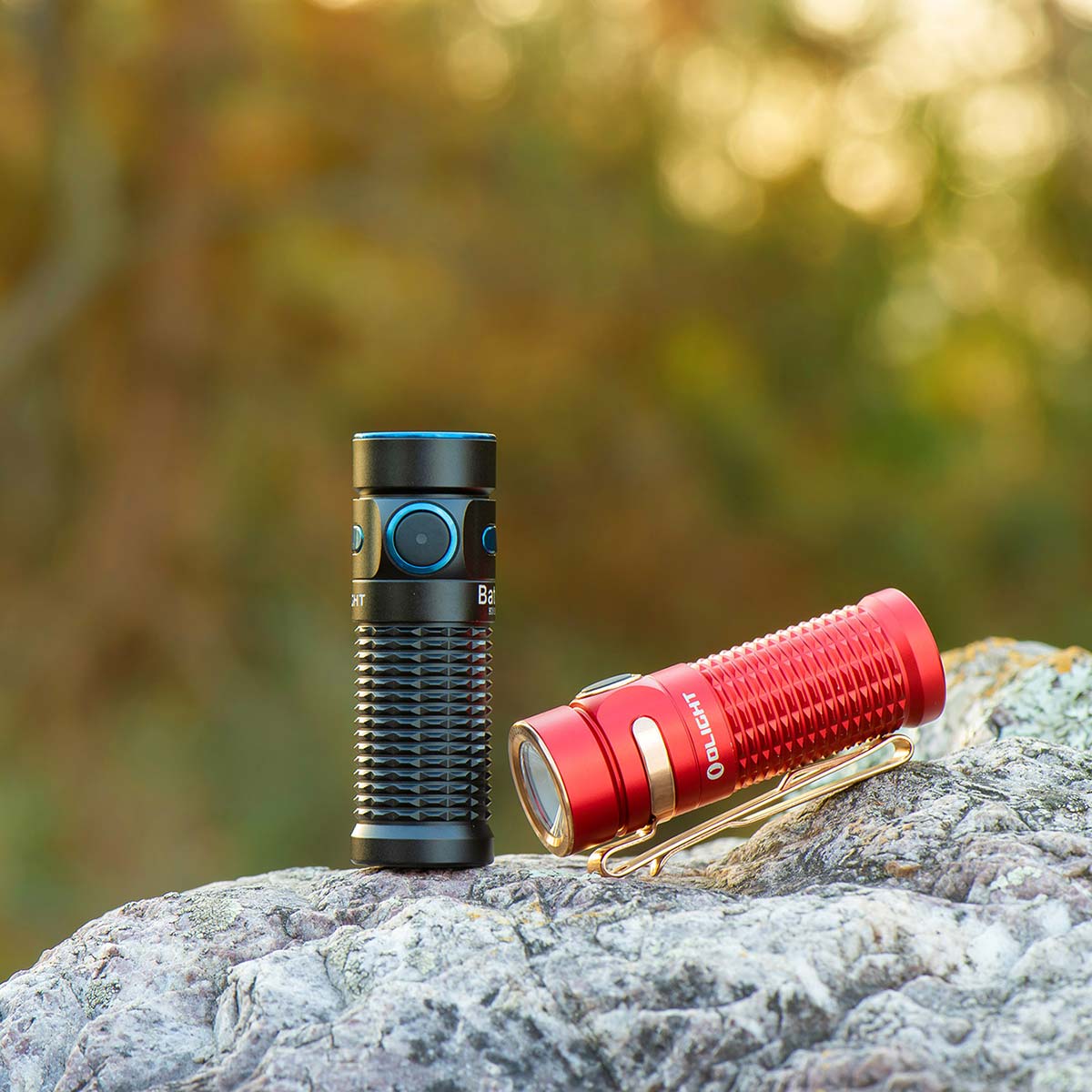 Olight - Baton 3 Premium Edition Black - Wiederaufladbare Taschenlampe mit kabellosem Ladegehäuse - 1200 Lumen