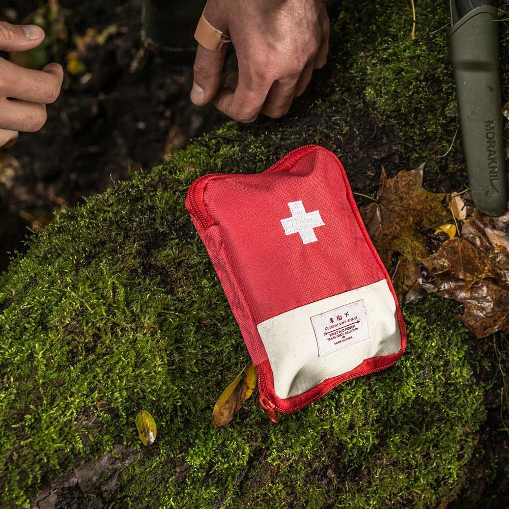 IEI - Erste-Hilfe-Kasten mit Ausrüstung - Rot