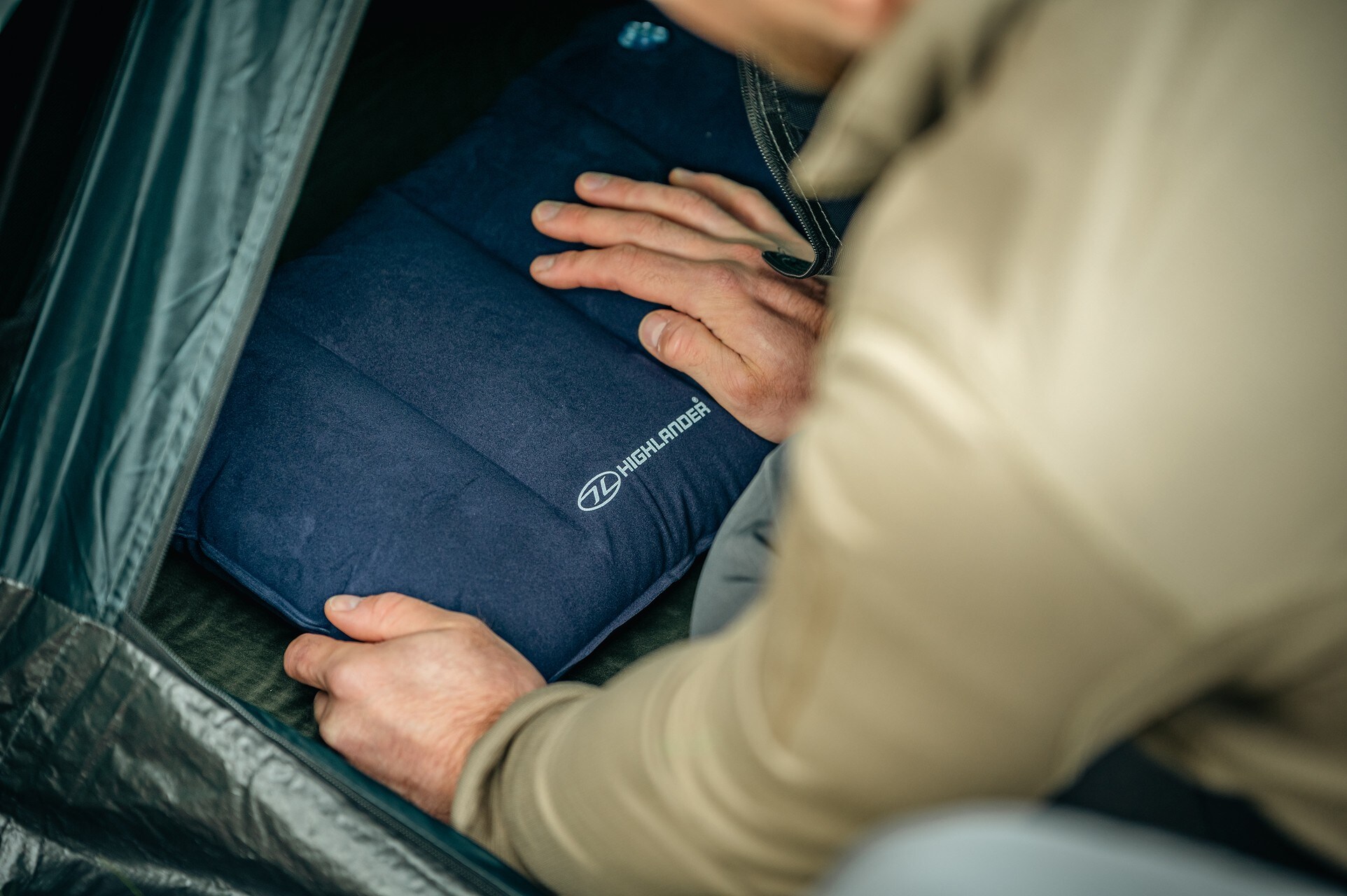 Highlander - Outdoor Air Pillow - Kissen - Blue