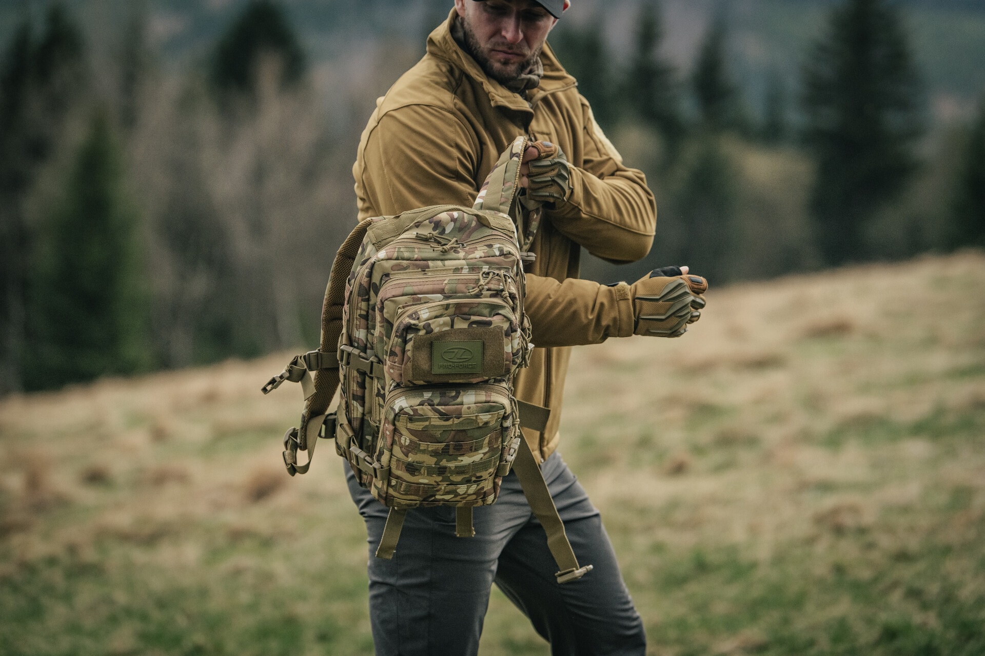 Highlander - Forces Recon - Rucksack 28 l - Arid MC Camo