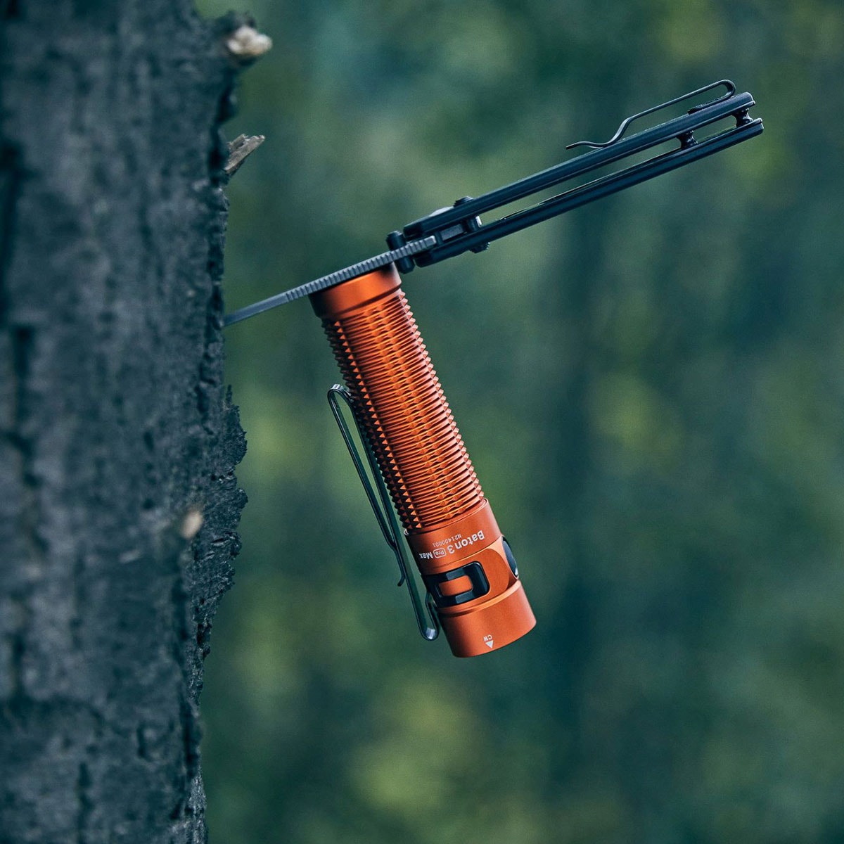 Olight - Baton 3 Pro Max Cool White Orange Akku-Taschenlampe - 2500 Lumen