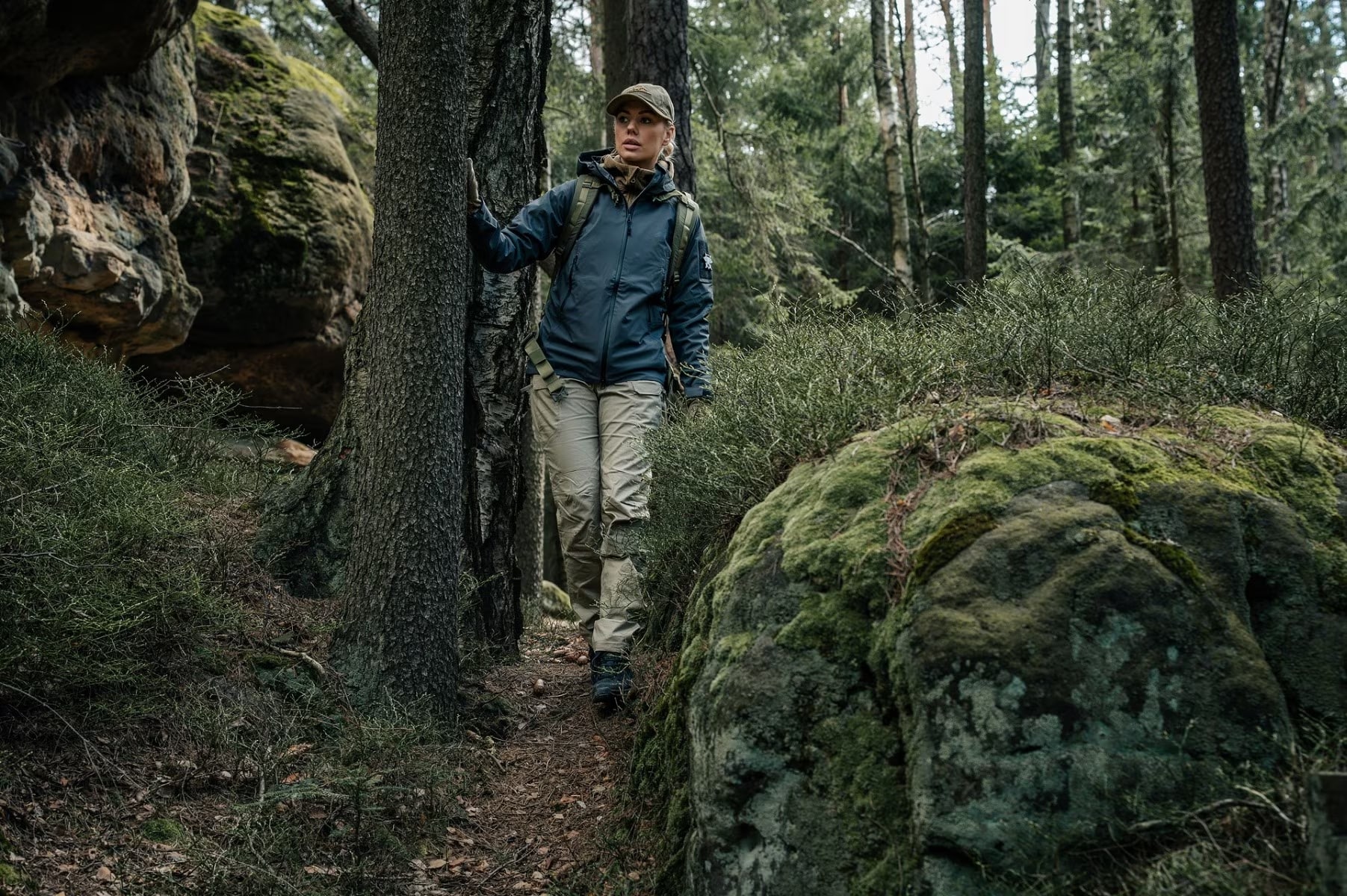 Alleinwandern ist Pflege um Natur