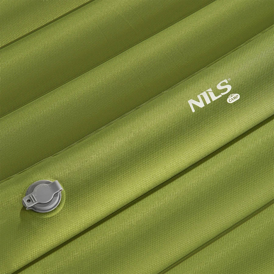 Nils Camp NC4101 single tourist mat with a built-in pump - Green