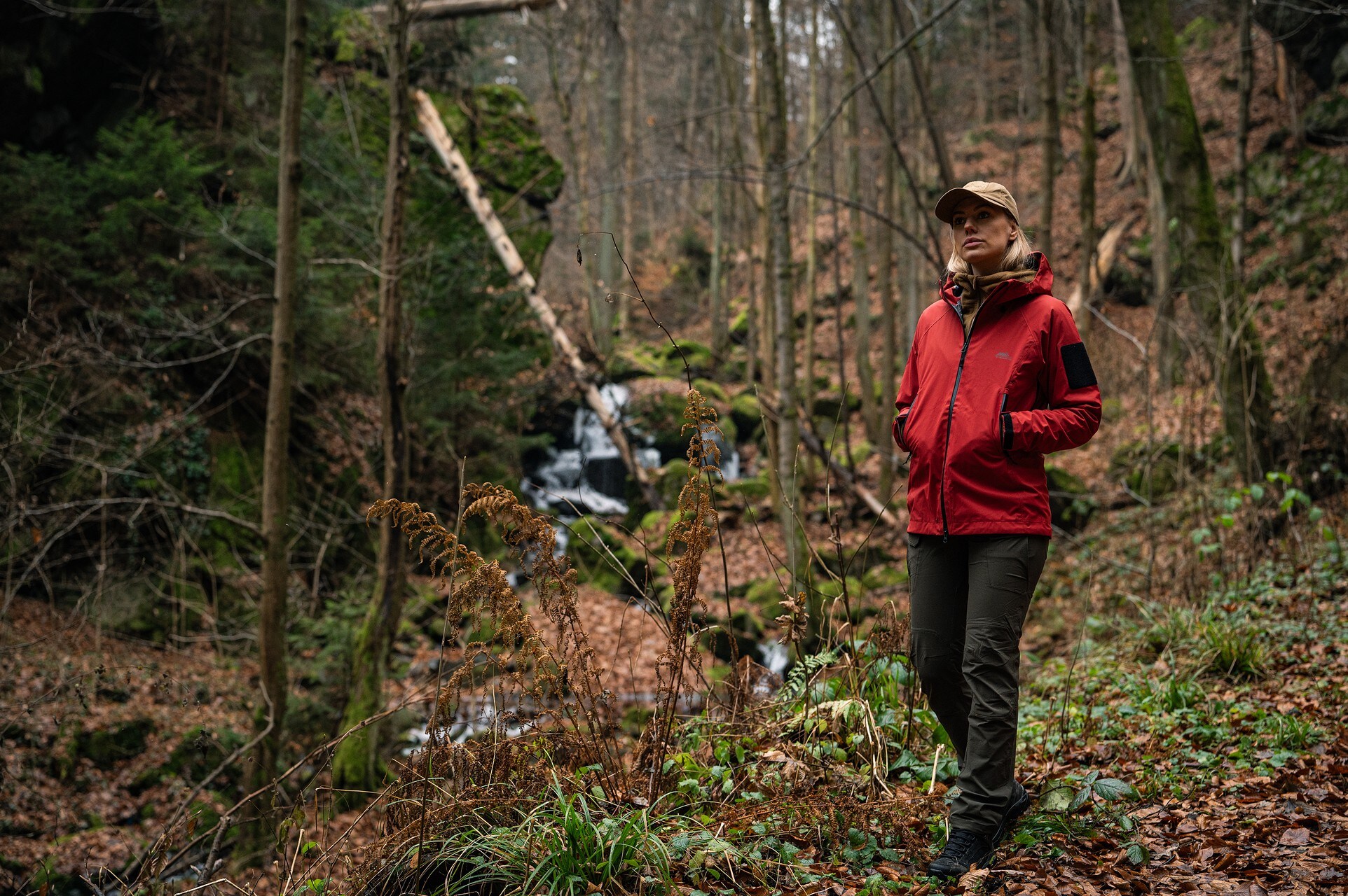 Helikon Squall Hardshell women's jacket - Crimson Sky