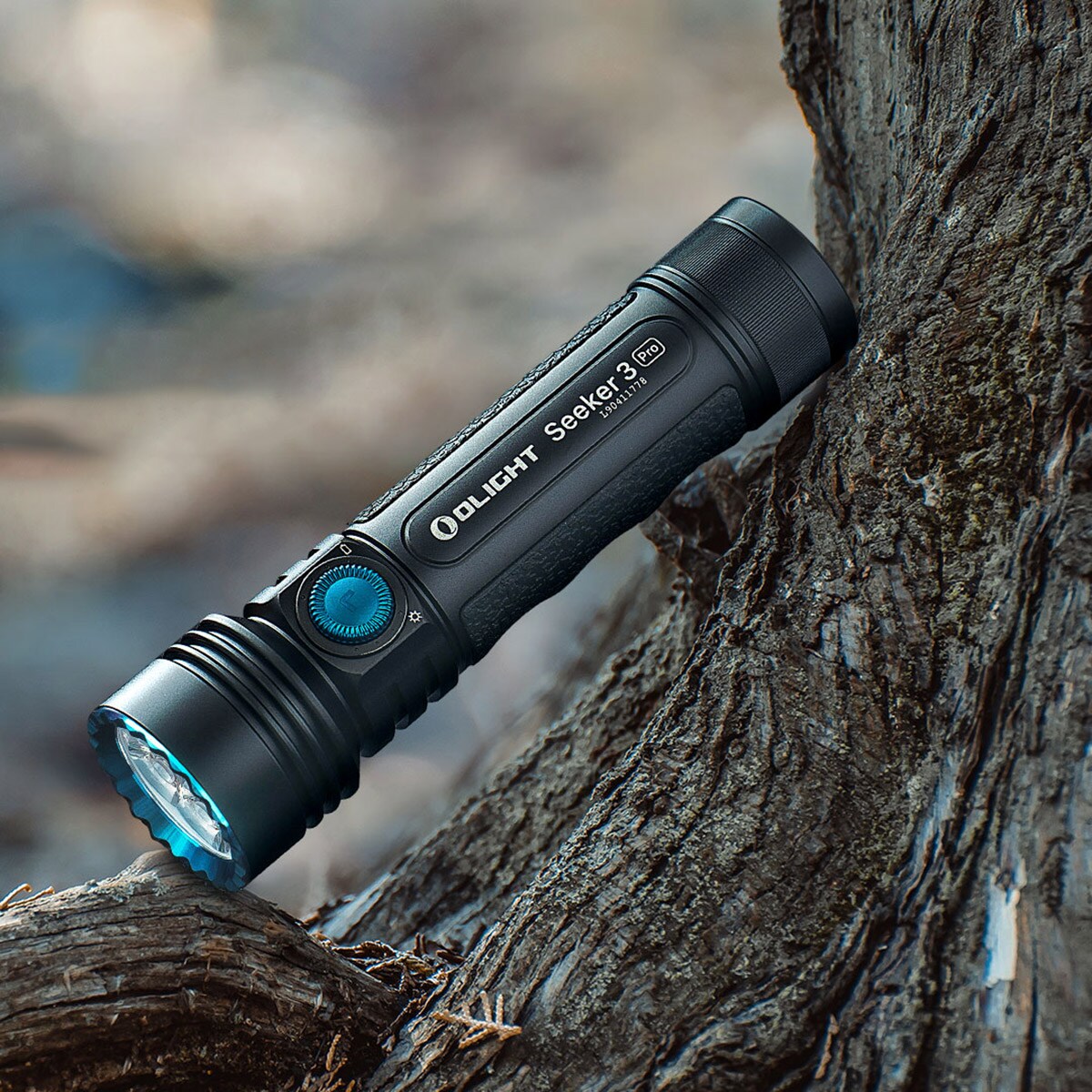 Olight Seeker 3 Pro Bright Flashlight Black - 4200 lumens