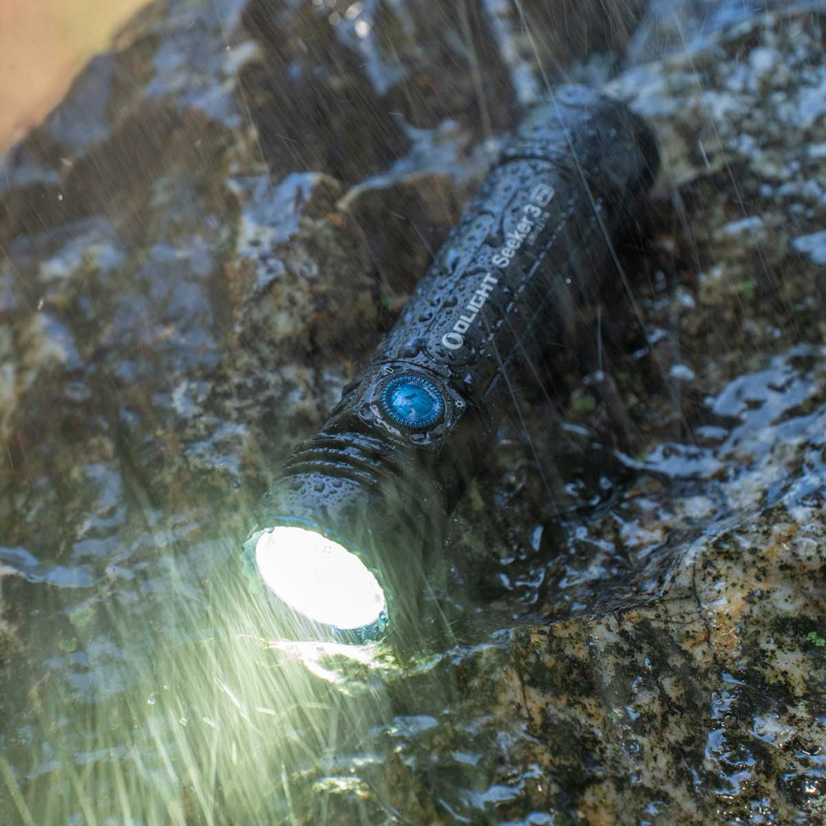 Olight Seeker 3 Pro Bright Flashlight Black - 4200 lumens