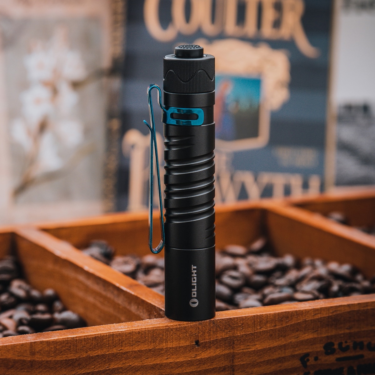 Olight I5R EOS Torch Black - 350 lumens