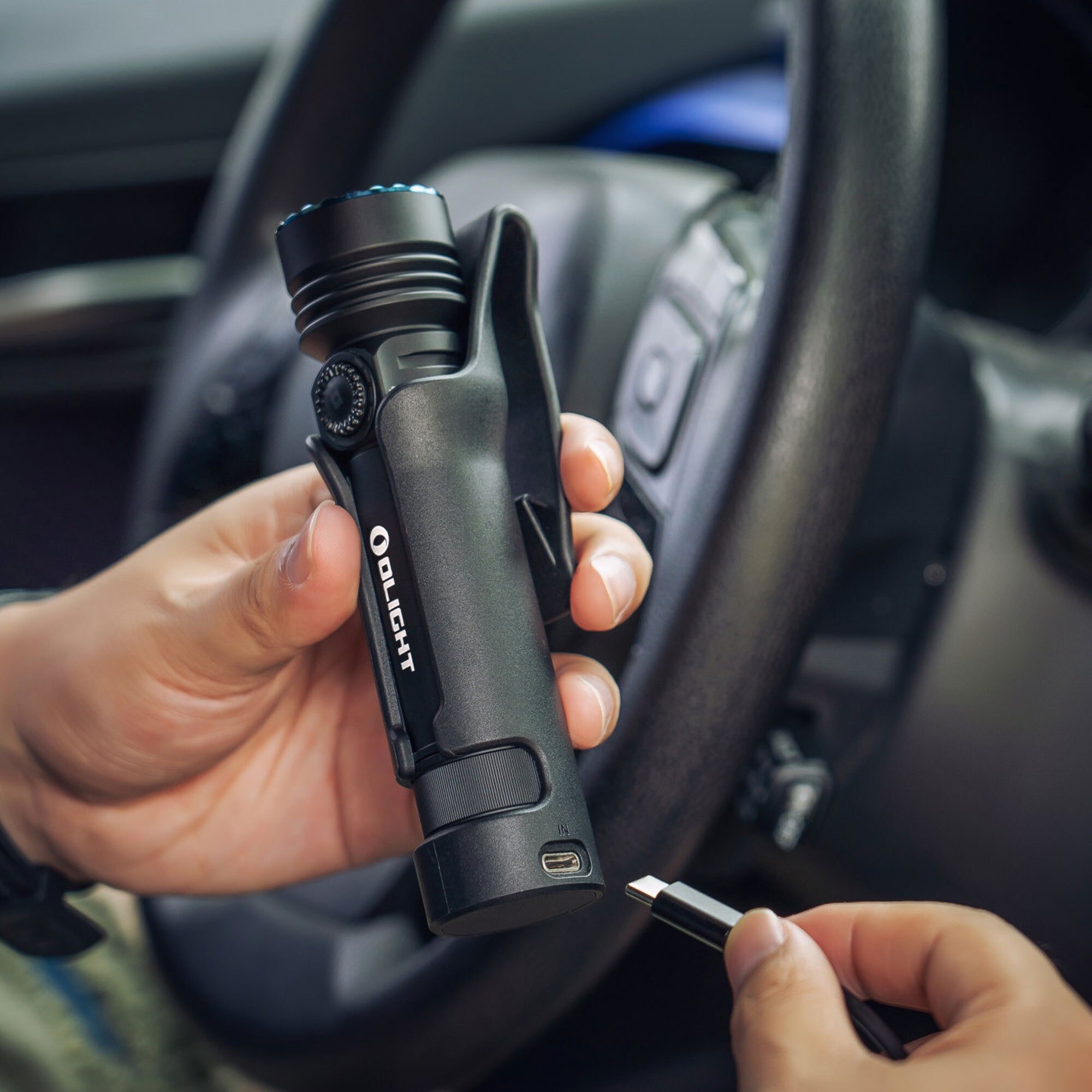 Olight Seeker 4 Pro Neutral White Matte Black Tactical Search Torch - 4600 lumens