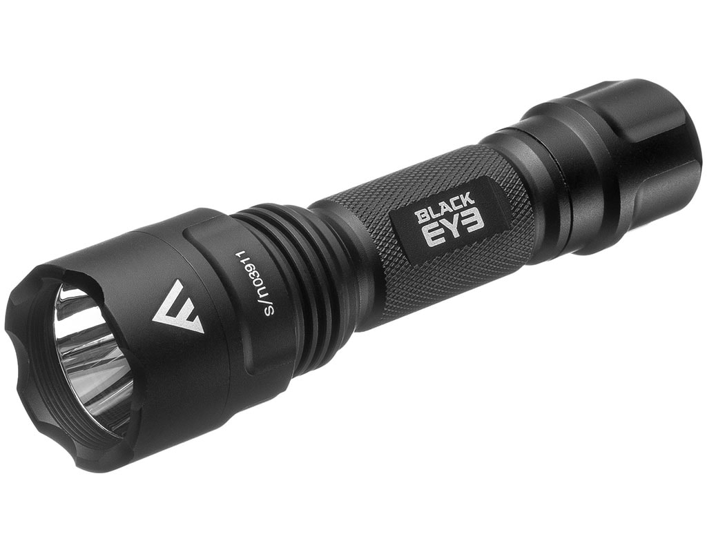 Mactronic Black Eye Rechargeable Flashlight - 420 lumens