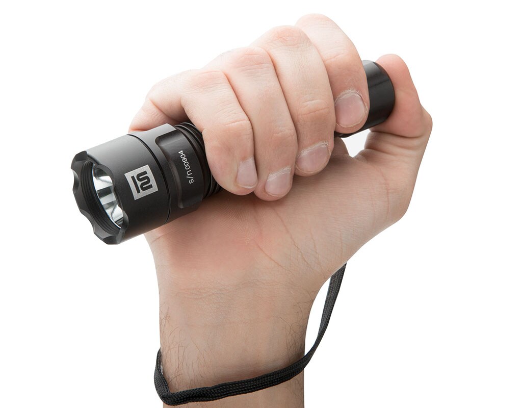 Mactronic Black Eye Rechargeable Flashlight - 420 lumens