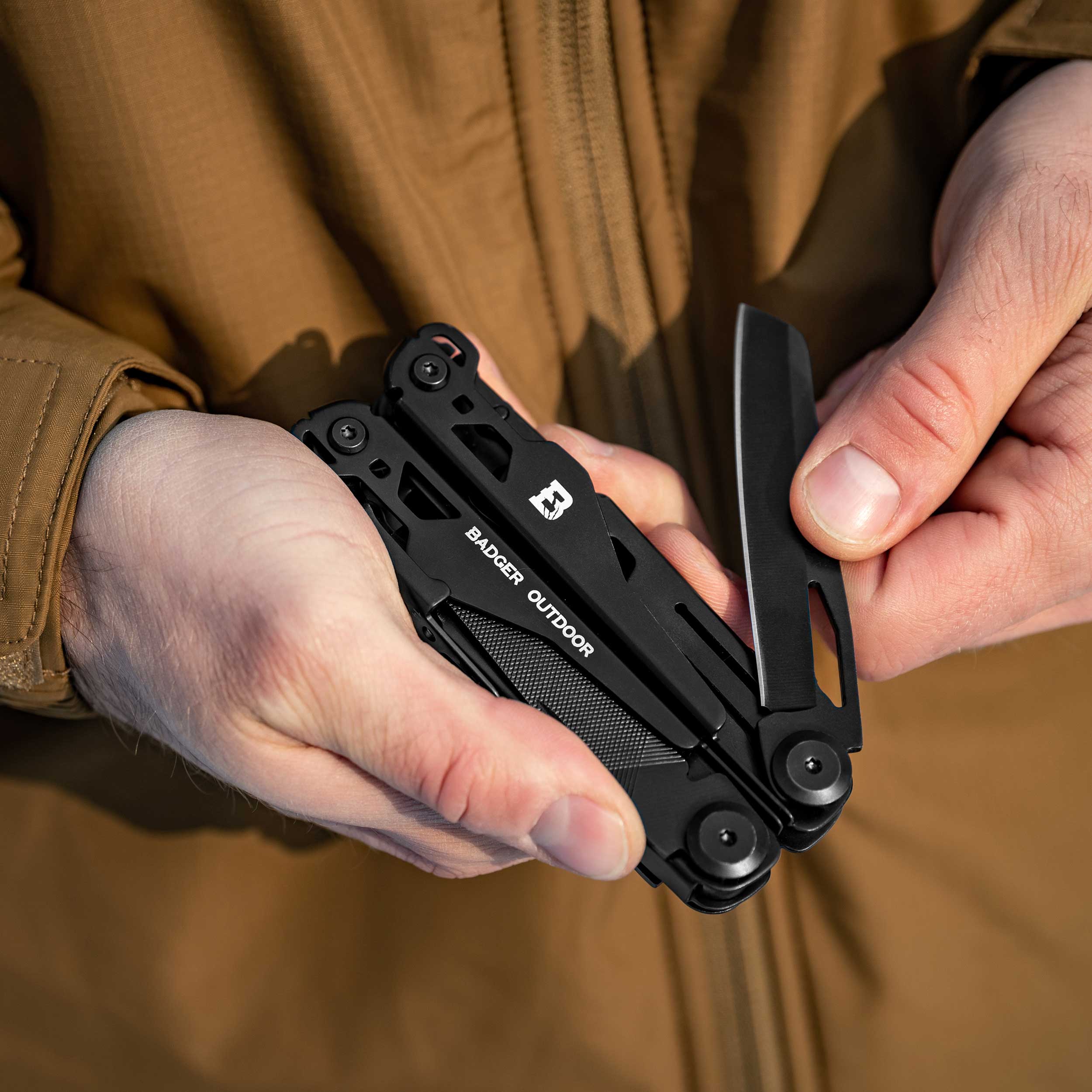 Badger Outdoor Solid Multitool Black