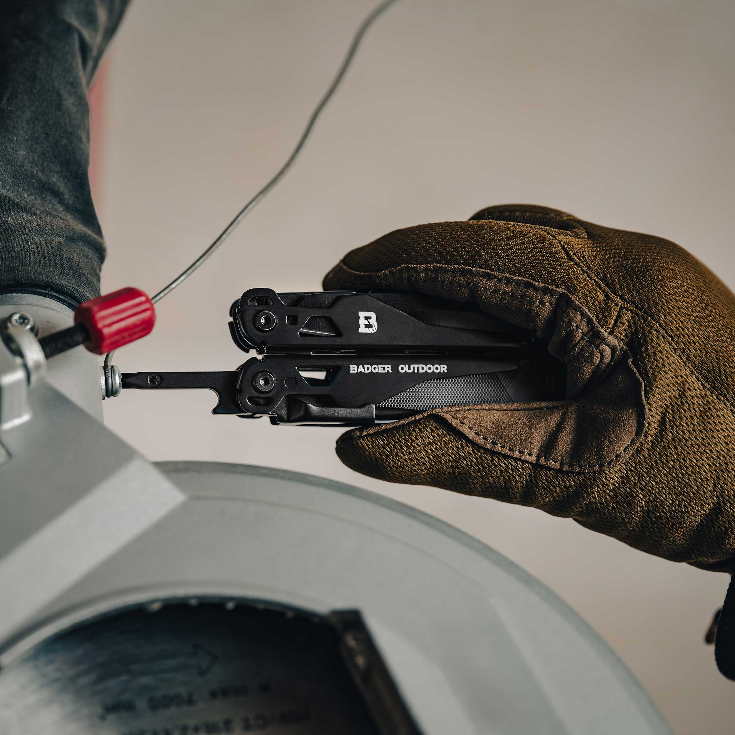 Badger Outdoor Solid Multitool Black