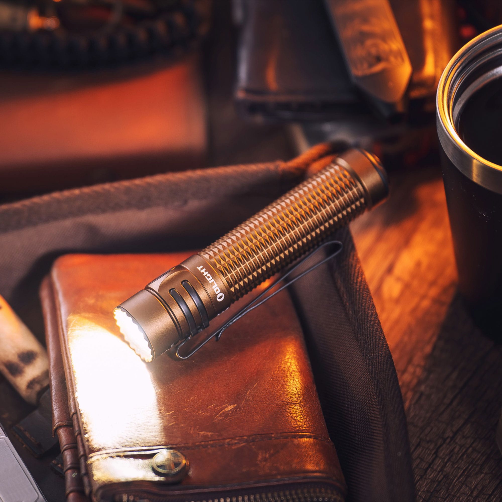 Olight Warrior Mini 3 Desert Tan Torch - 1750 lumens