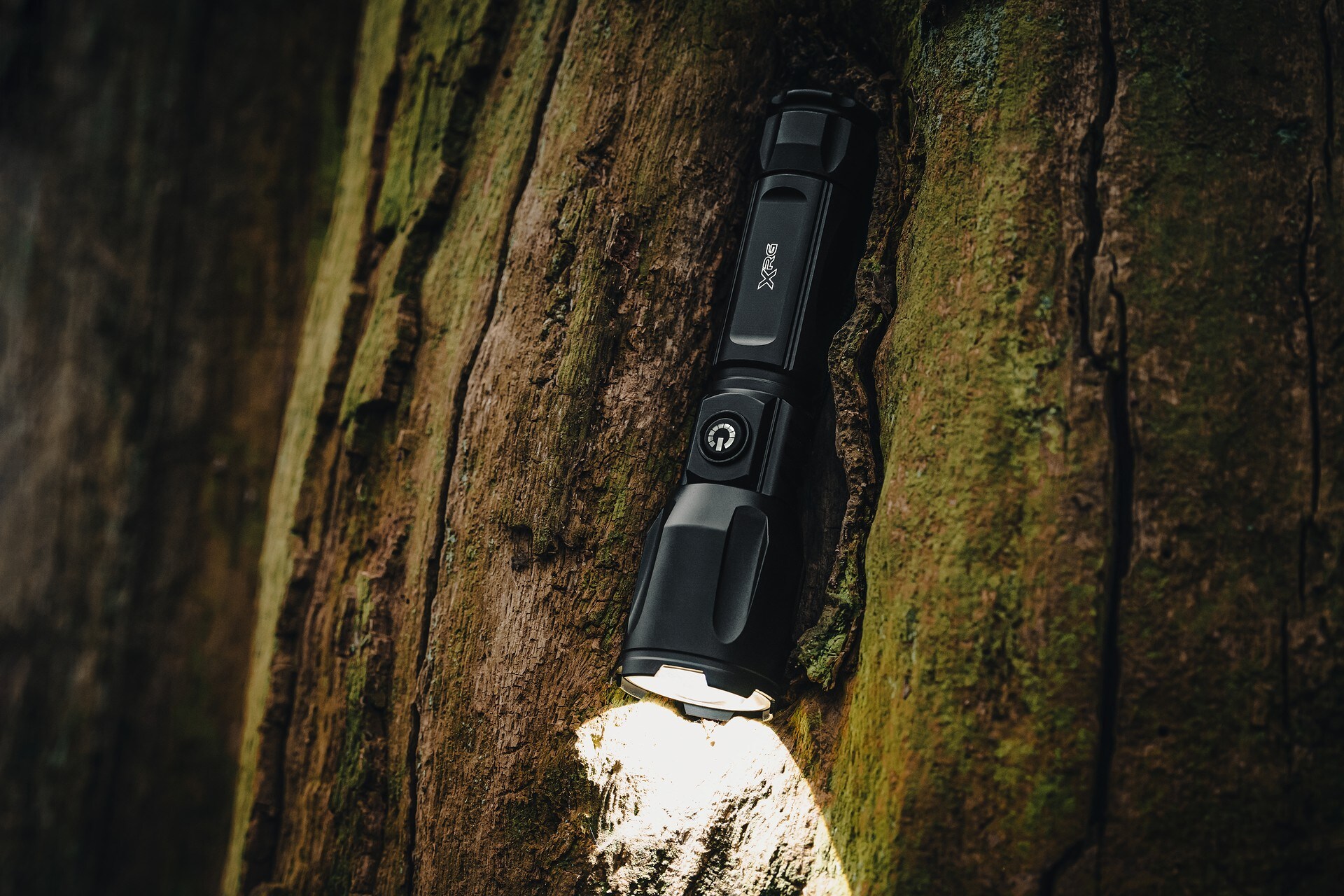 XRG M1500 Zoom Rechargeable Torch - 1800 lumens