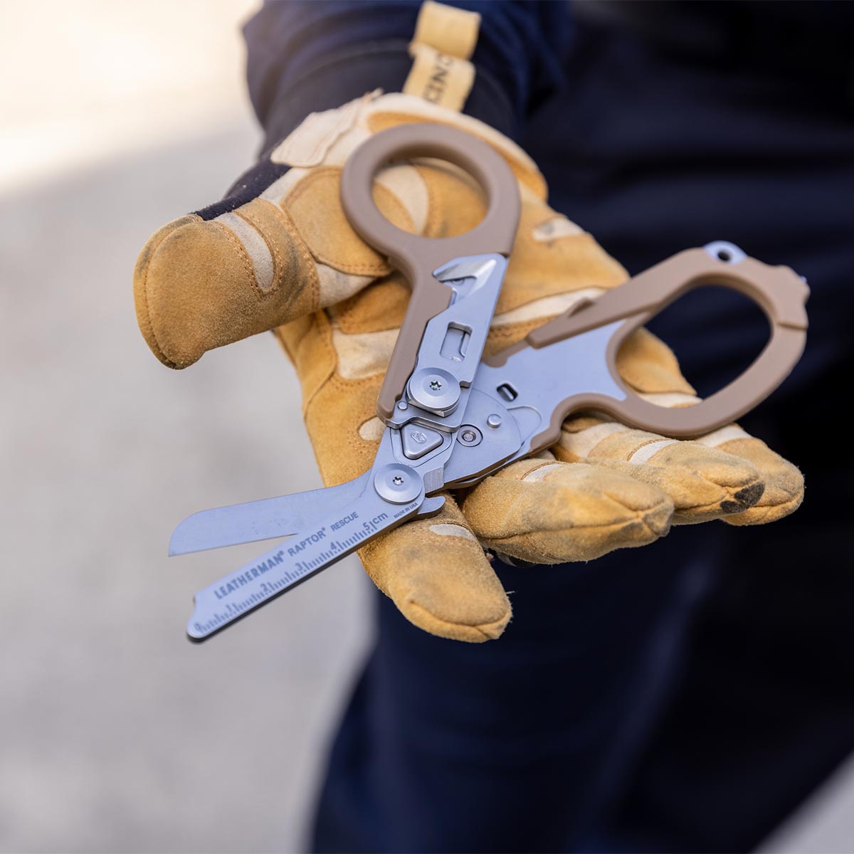 Leatherman Raptor Rescue Tan Multitool with Utility sheath