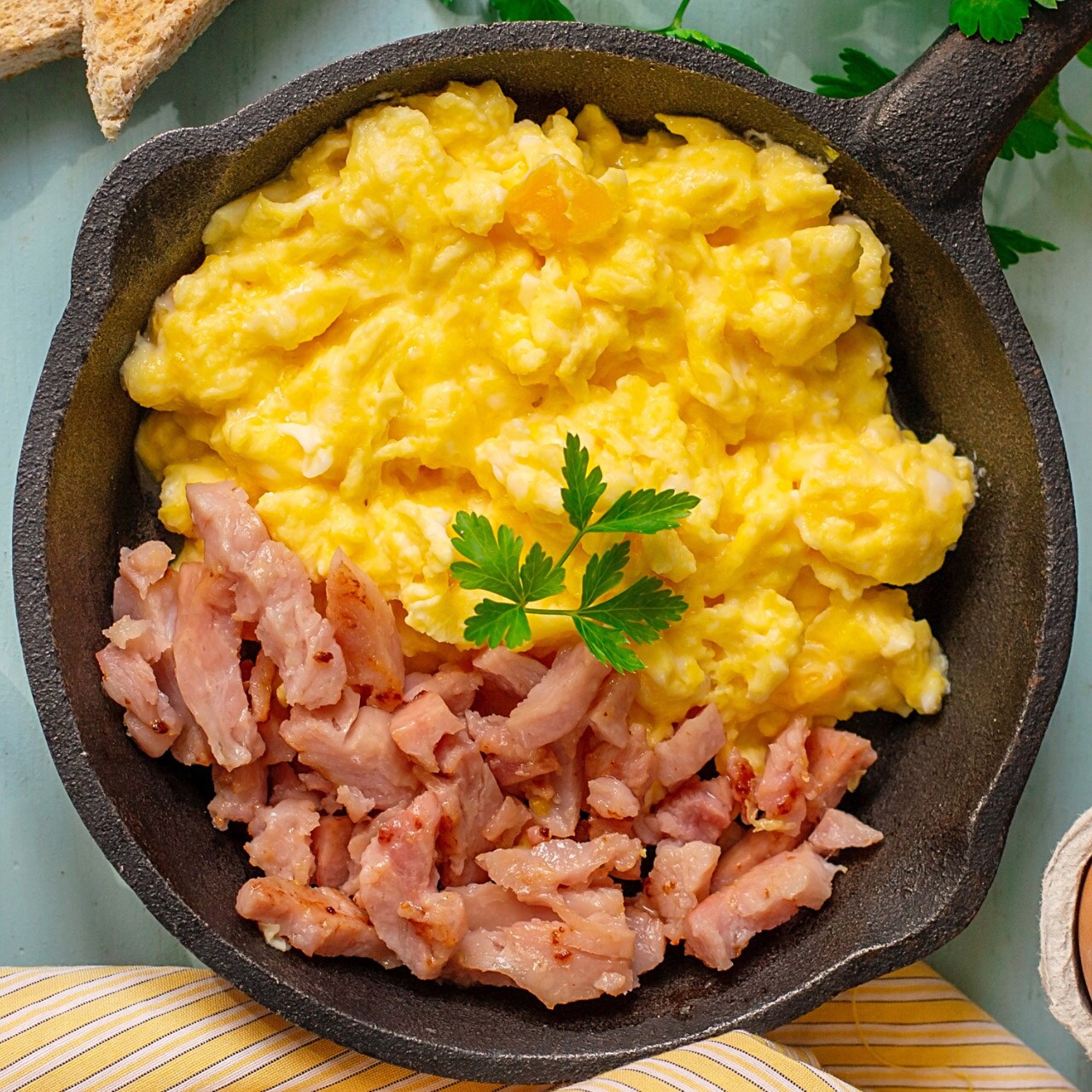 Adventure Menu Freeze-dried food scrambled eggs with ham and cheese - 270 g