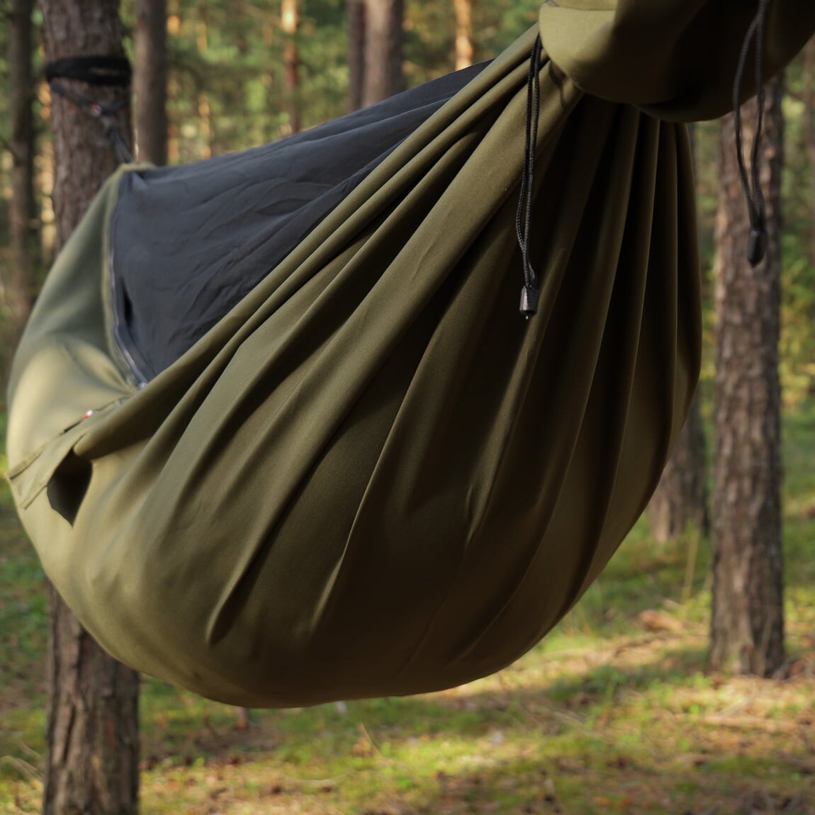 Camp hammock TigerWood Bear Olive - with mosquito net