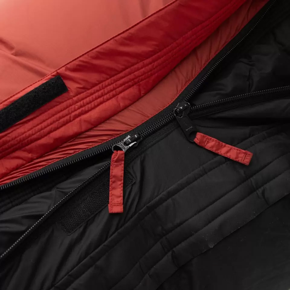 Carinthia D 800X Medium Right Sleeping Bag - Red