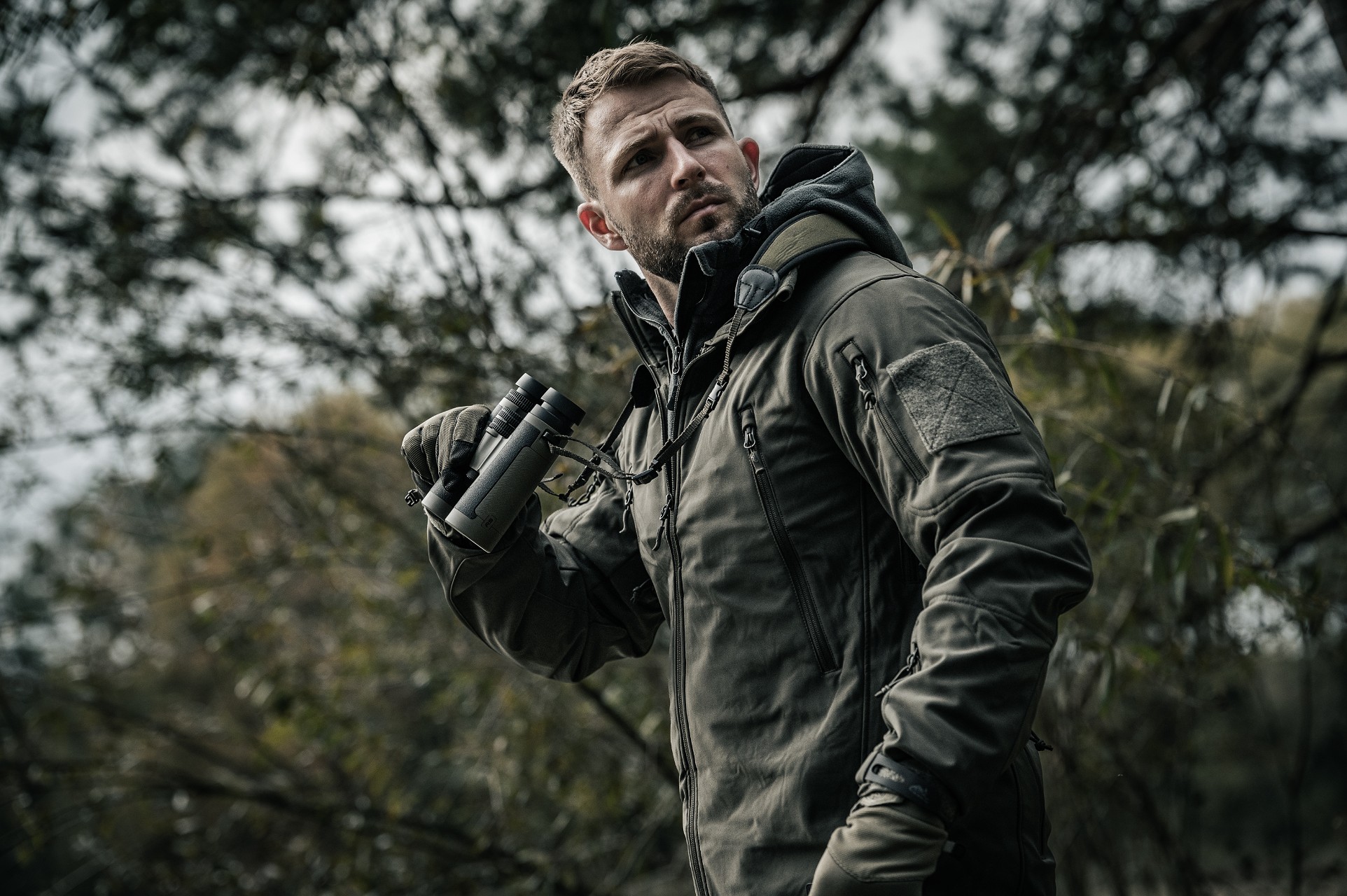 Bushnell R5 Binoculars 10x42 - Ranger Green