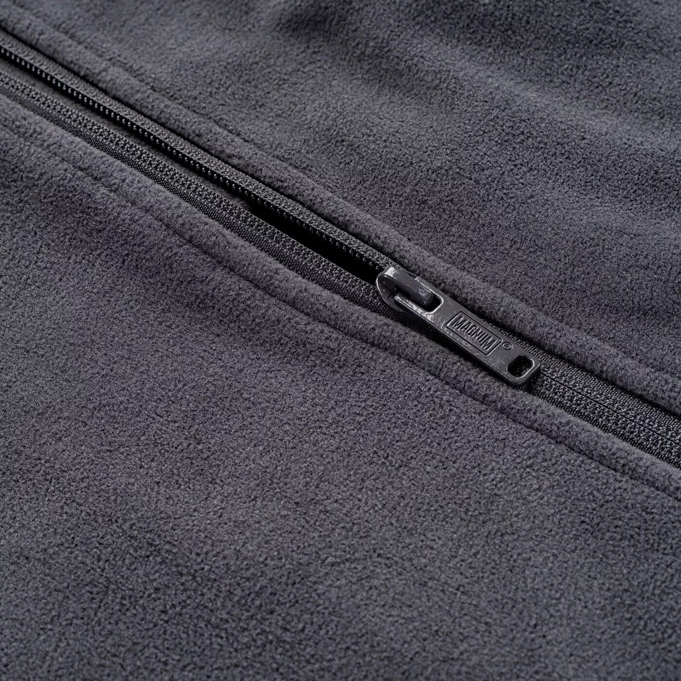 Magnum Essential Fleece - Forged Iron