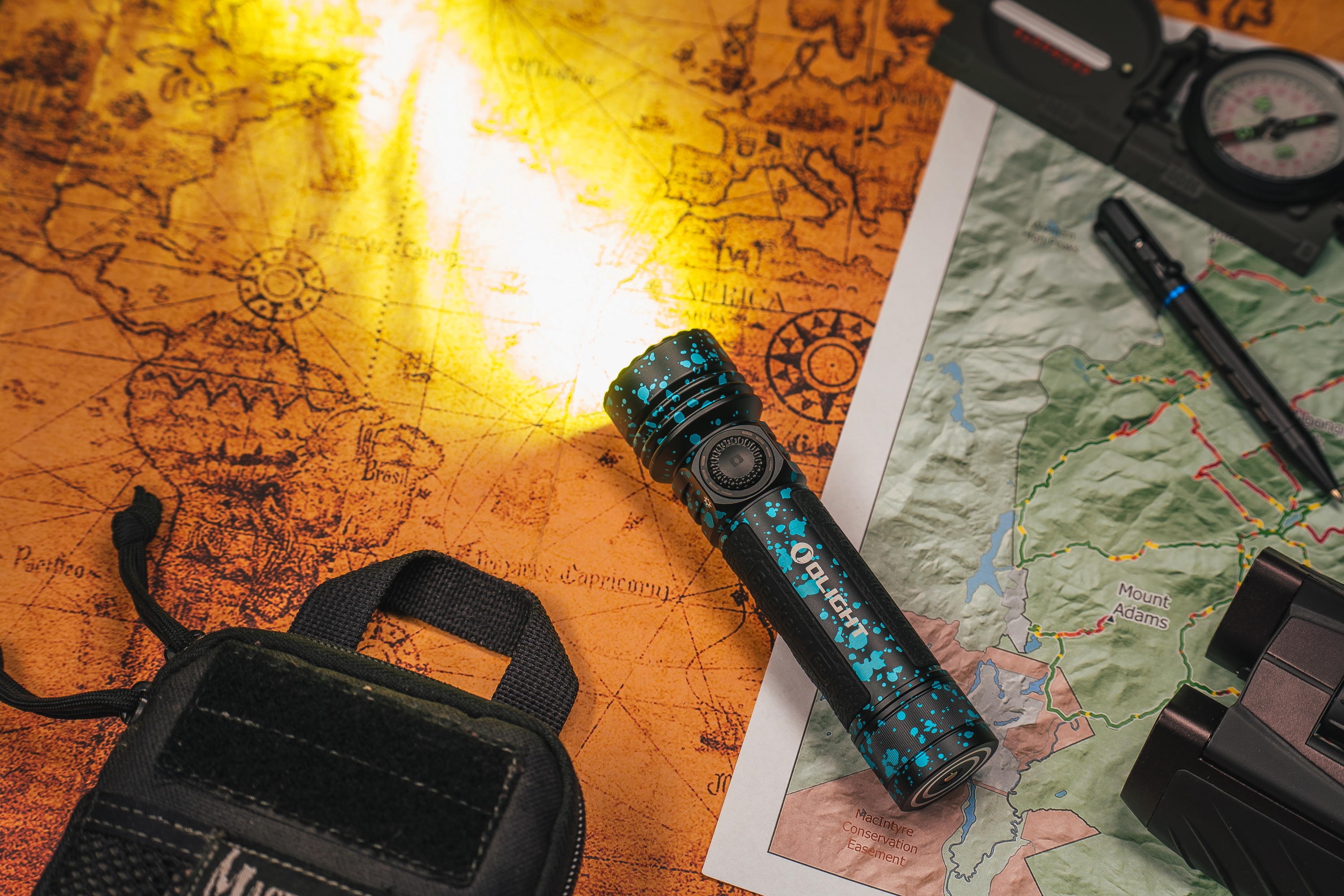 Olight Seeker 4 Pro Cool White Deep Ocean Tactical and Exploration Flashlight - 4600 lumens