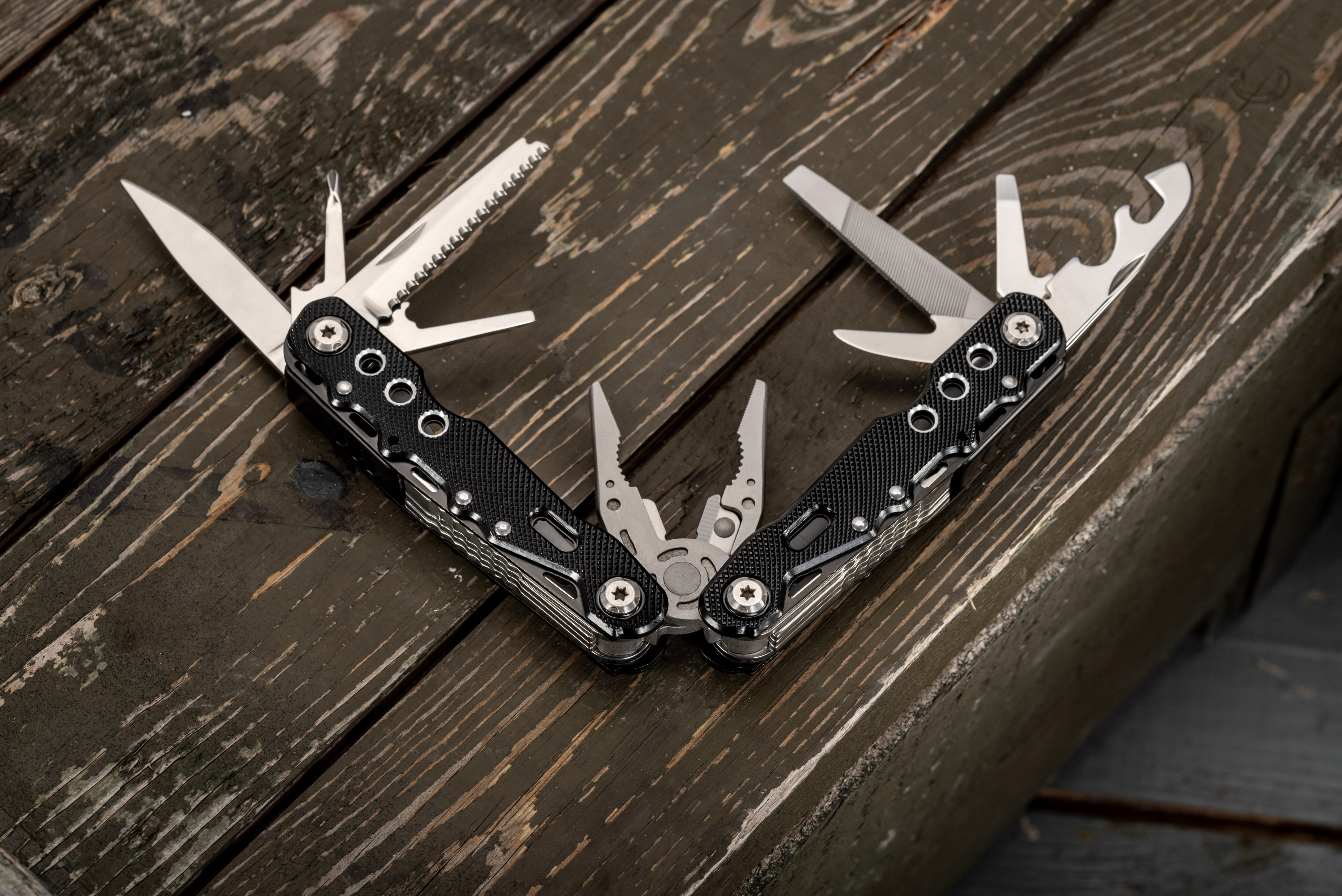Mamba Tac Craft 12-in-1 Multitool - Black