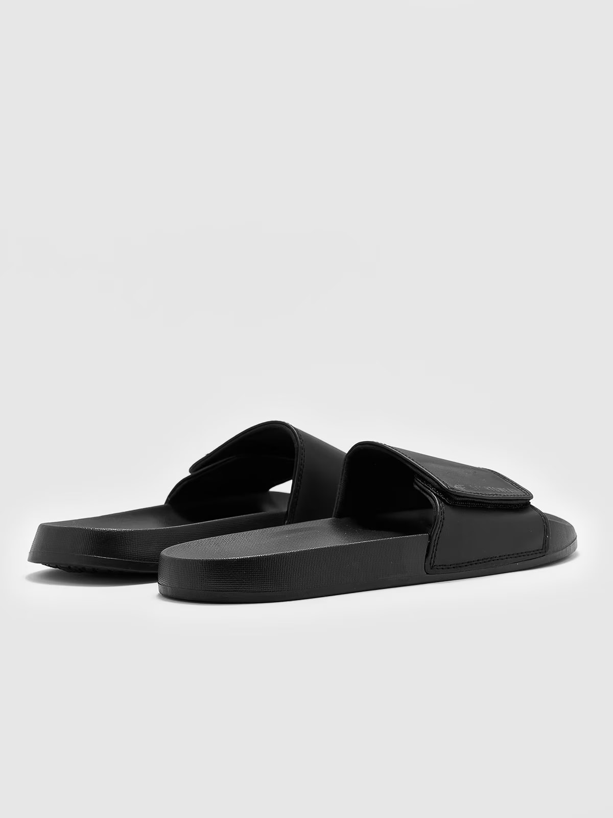 4F M032A Flip-Flops - Deep Black