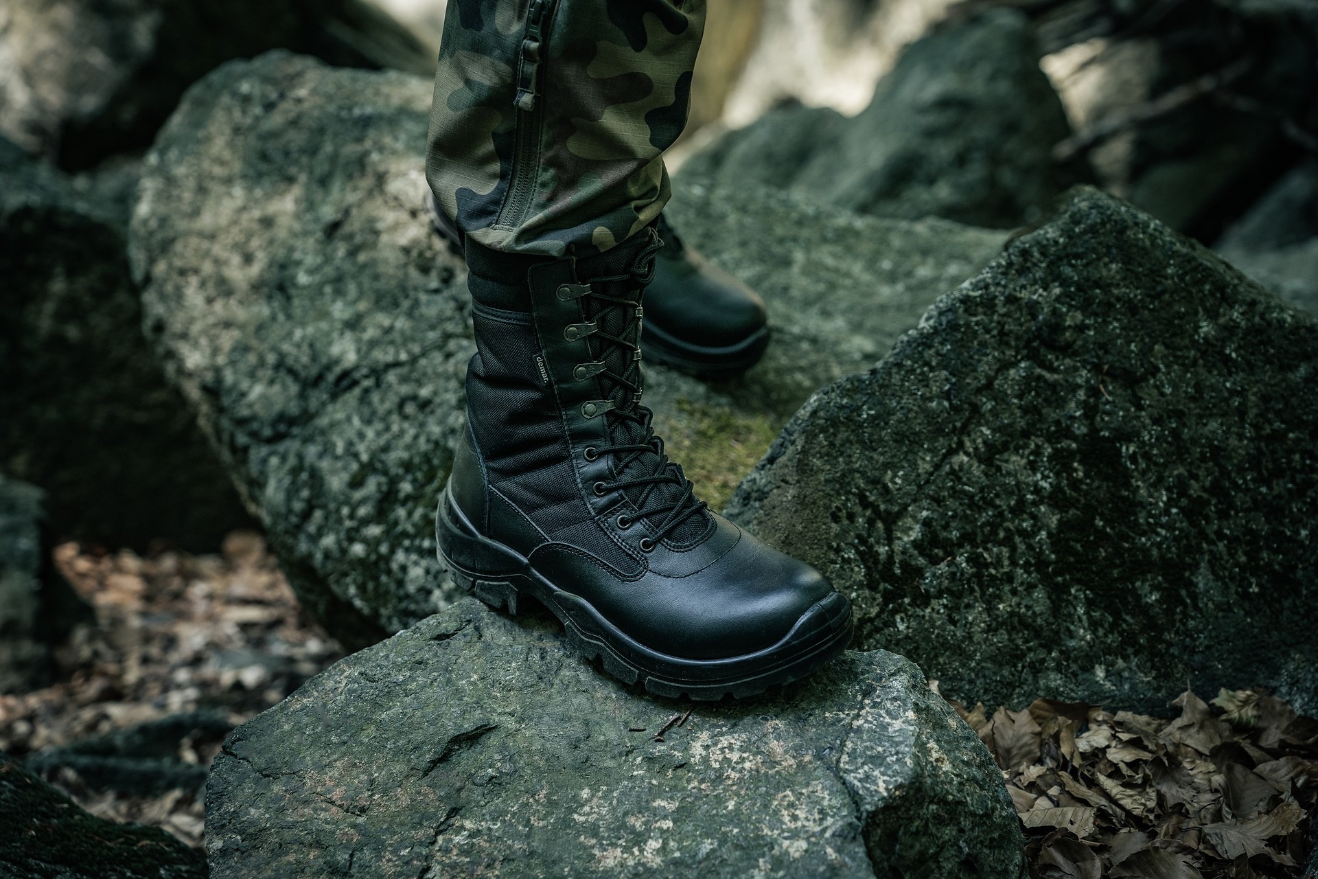 Serval Grom Boots - Black