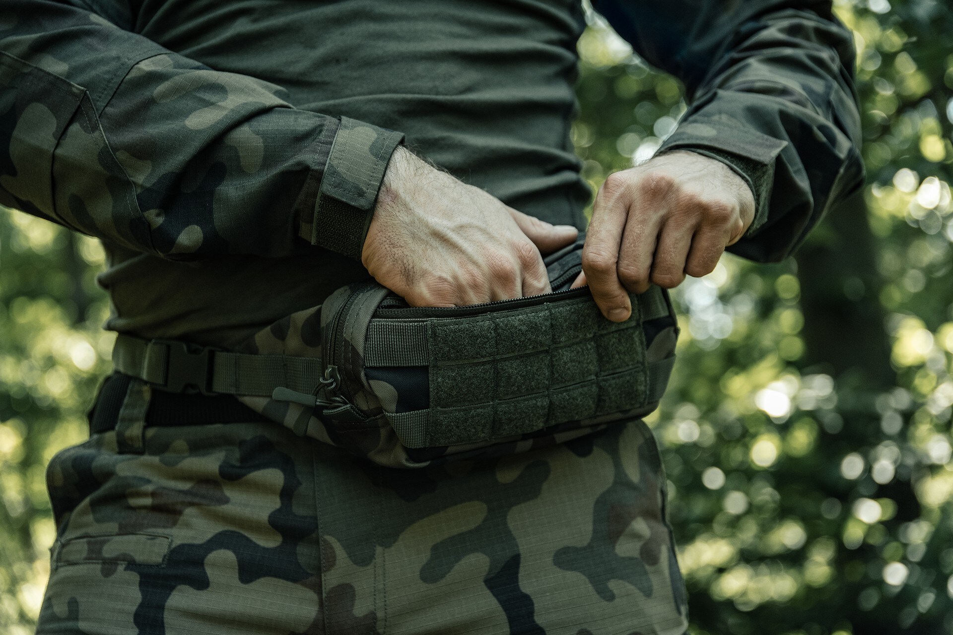 Mil-Tec Fanny Pack MOLLE Waist Bag - wz.93 Pantera PL Woodland