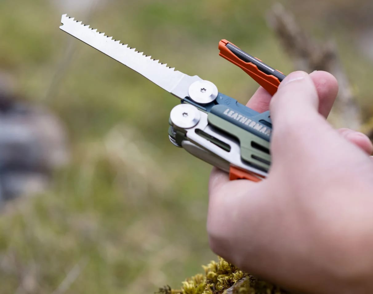 Leatherman Signal Tundrascape Multitool with Pouch