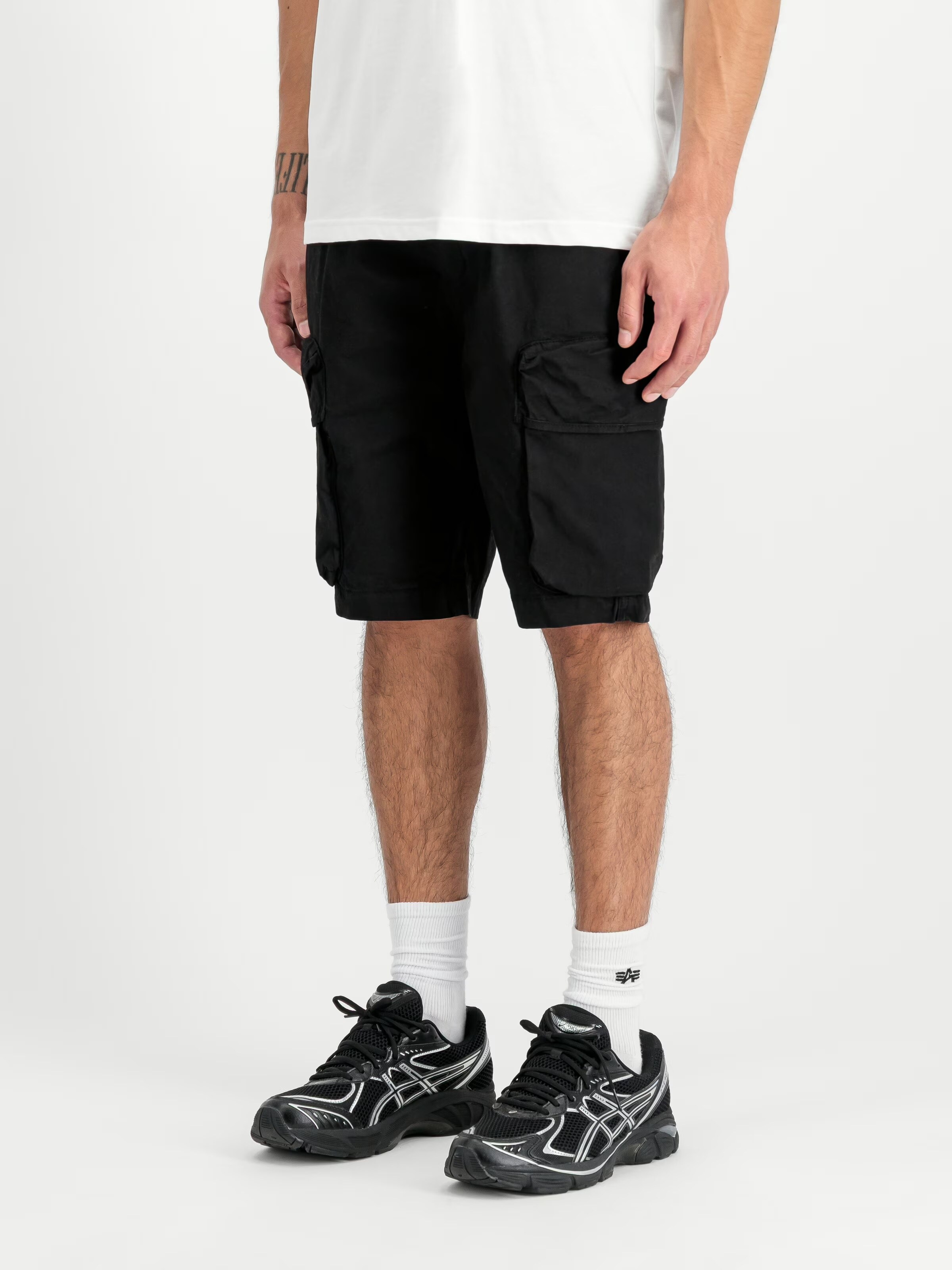 Alpha Industries Division Shorts - Black