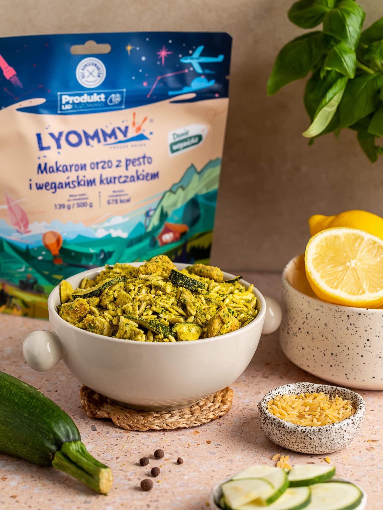 Lyommy Freeze-dried Food Orzo pasta with pesto and vegan chicken 139 g/678 kcal