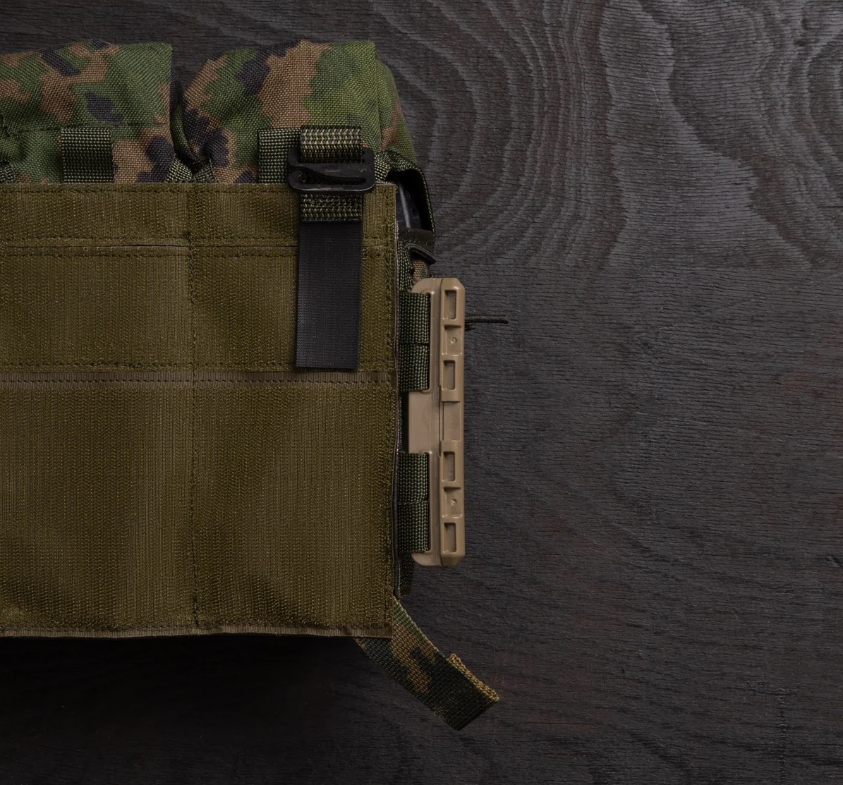 Savotta Varjelus 3x2 AR15-AK Placard Panel with Magazine Pouches - M05 Finnish Woodland Camo