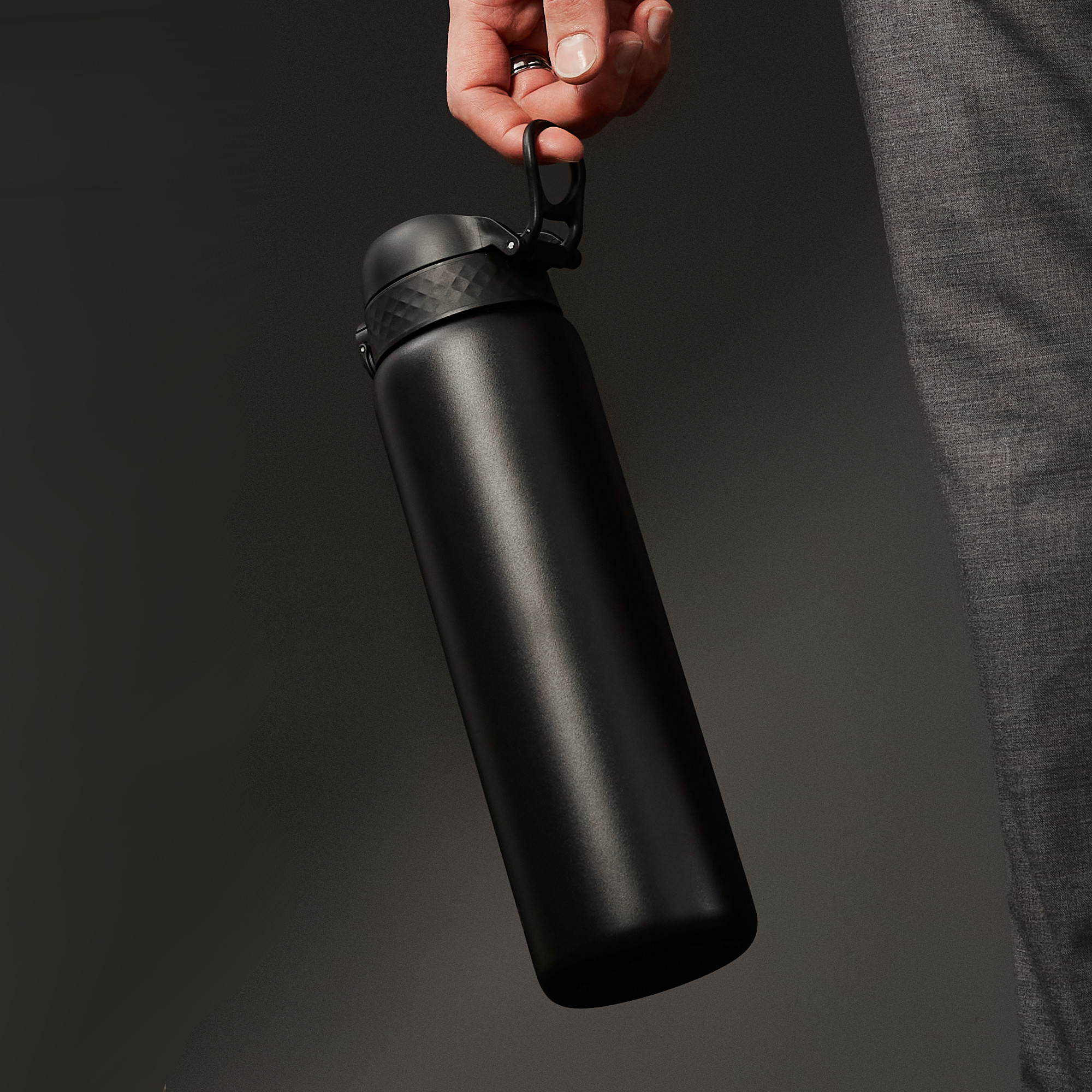 ION8 Double Wall ThermoShield 920 ml thermal bottle - Black