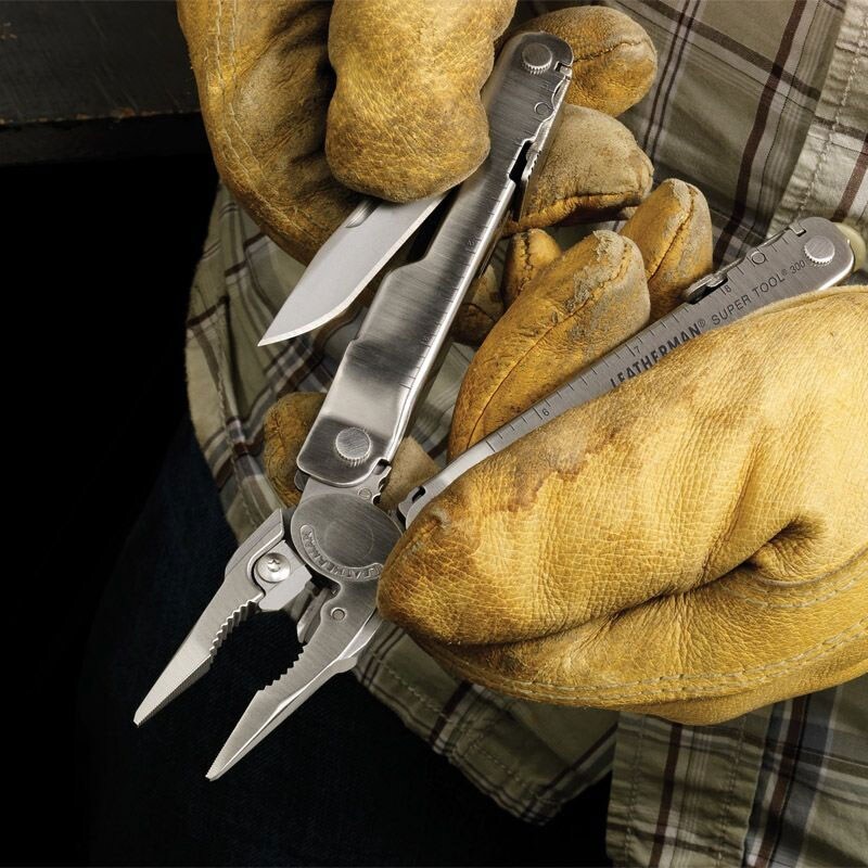Leatherman Super Tool 300 Multitool Black with sheath