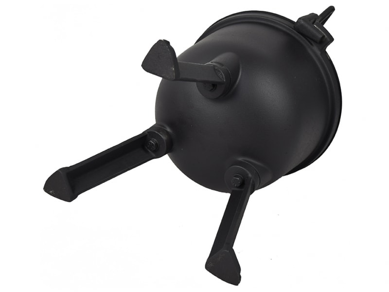 Cast Iron cauldron Kawmet 4 l over fireplace