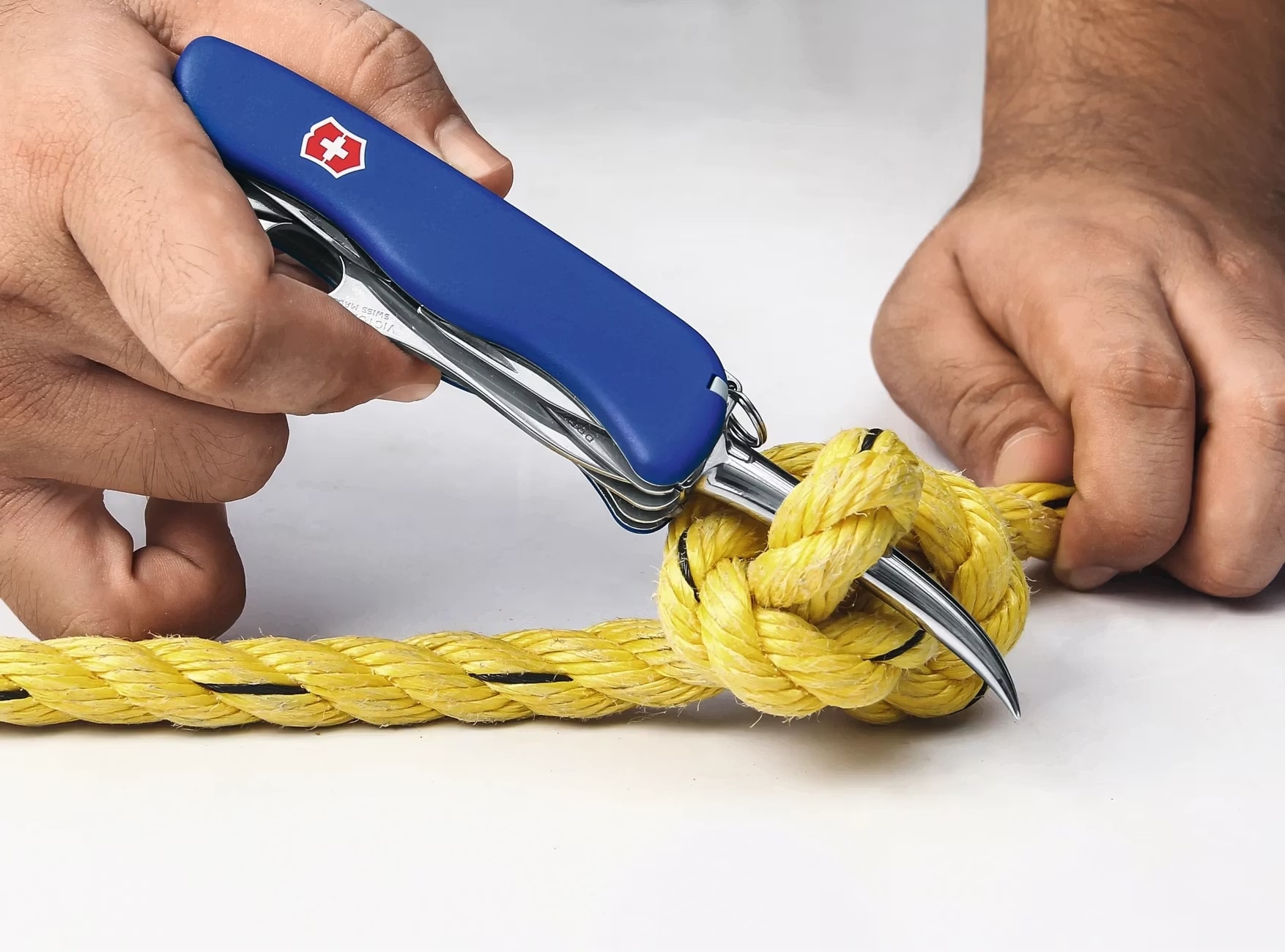 Victorinox Skipper Pro Pocket Knife - Blue