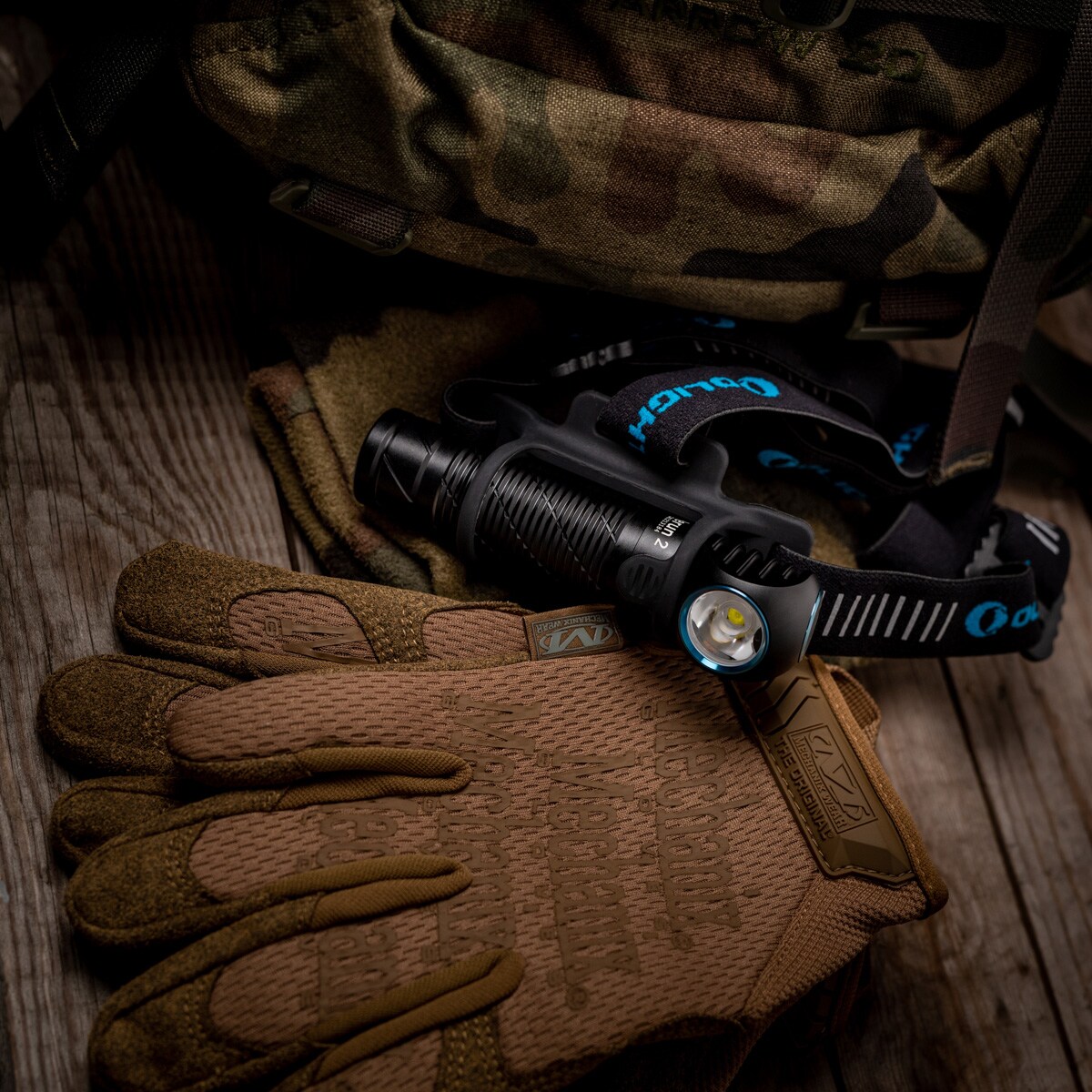 Olight Perun 2 Cool White Kit Head and Angle Torch Black with headband - 2500 lumens