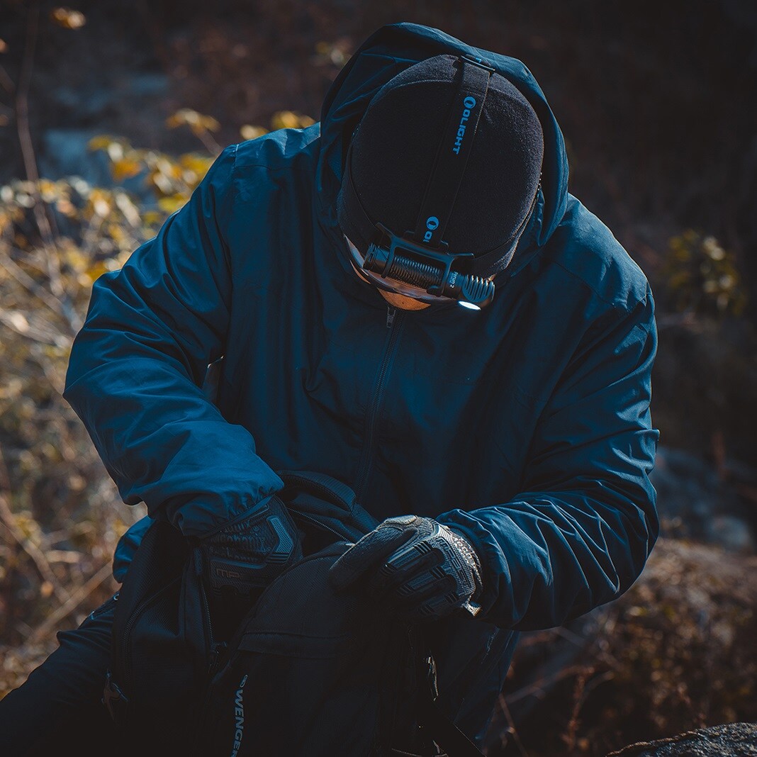 Olight Perun 2 Cool White Kit Head and Angle Torch Black with headband - 2500 lumens