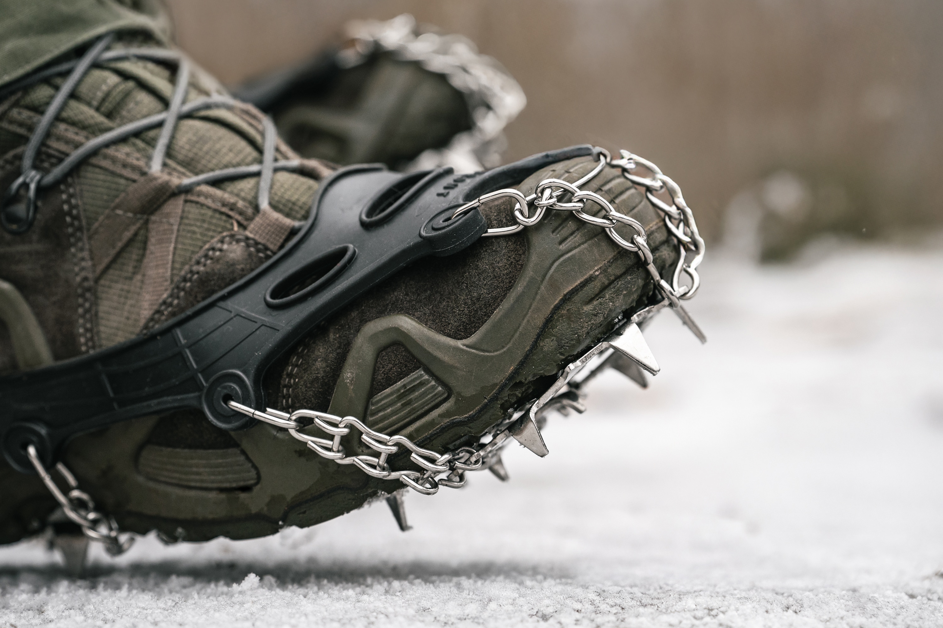 Badger Outdoor Himalaya 12 Pro Crampons - Black
