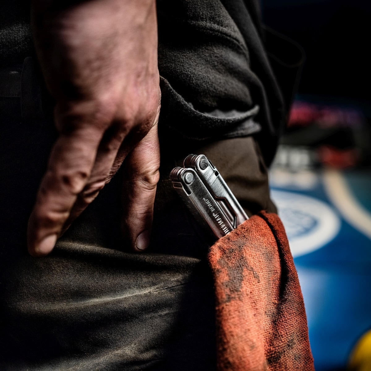 Leatherman Bond Multitool with sheath