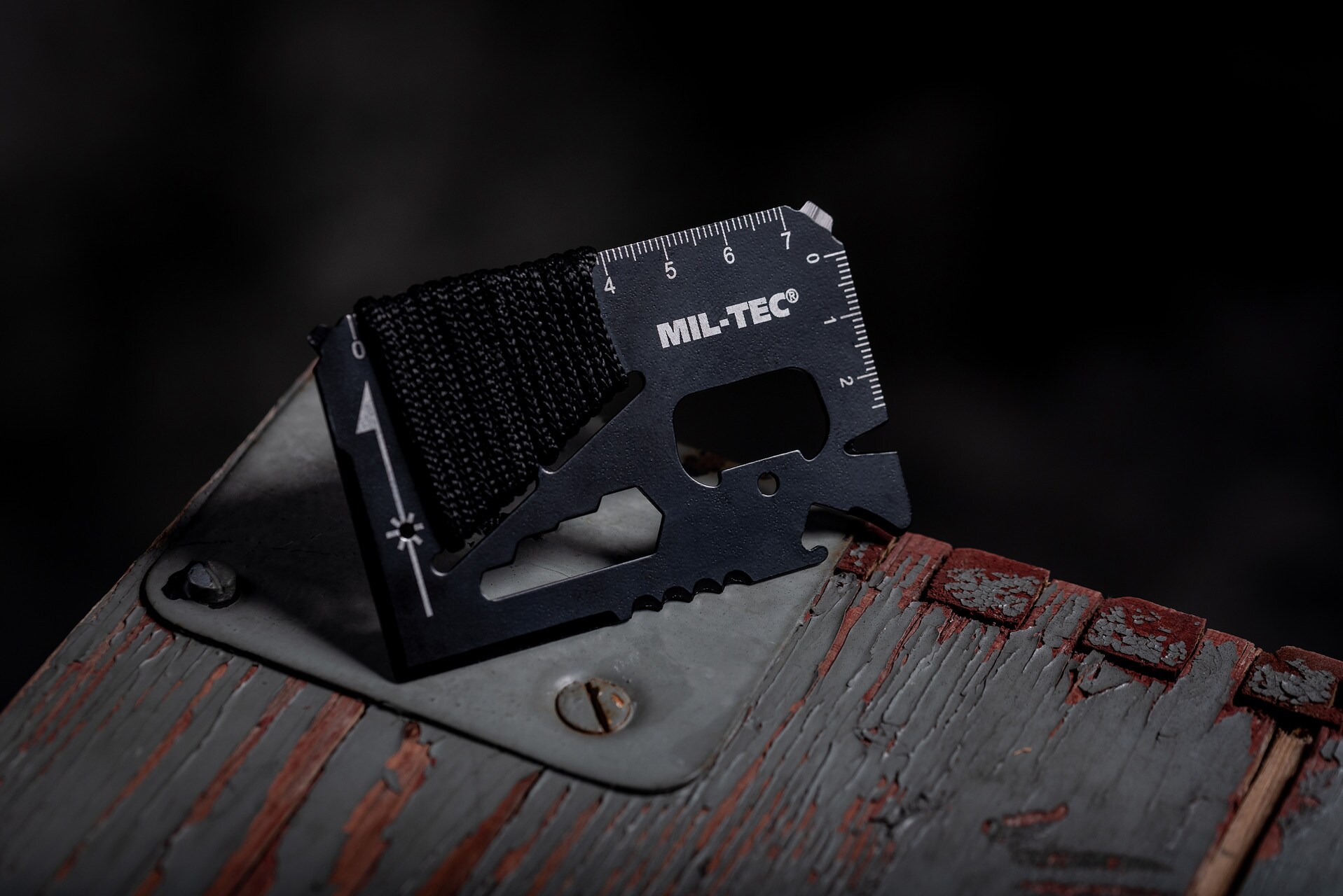 Mil-Tec Survival Card with cord and case