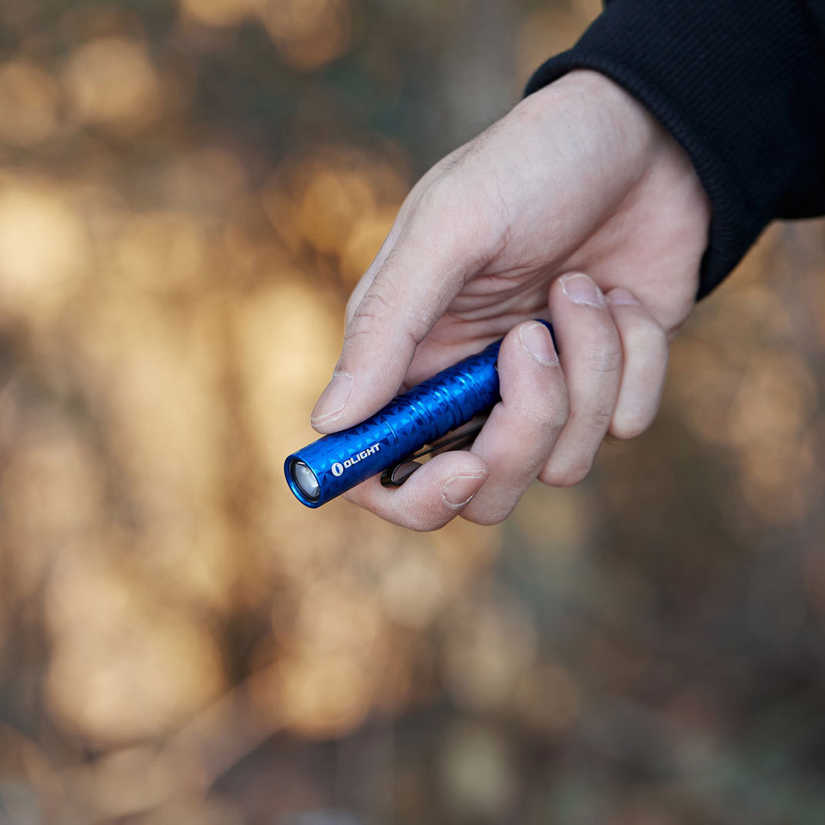 Olight I3T EOS Pinwheel Blue Flashlight - 180 lumens