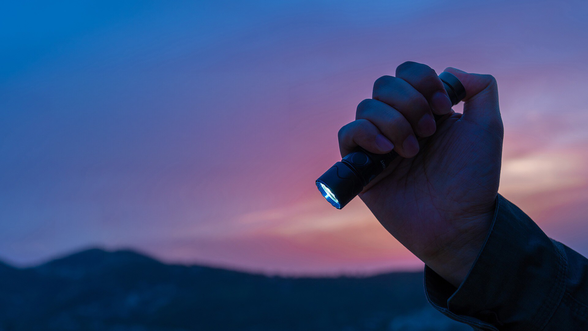 Olight Warrior Mini 2 Black Tactical Torch - 1750 lumens