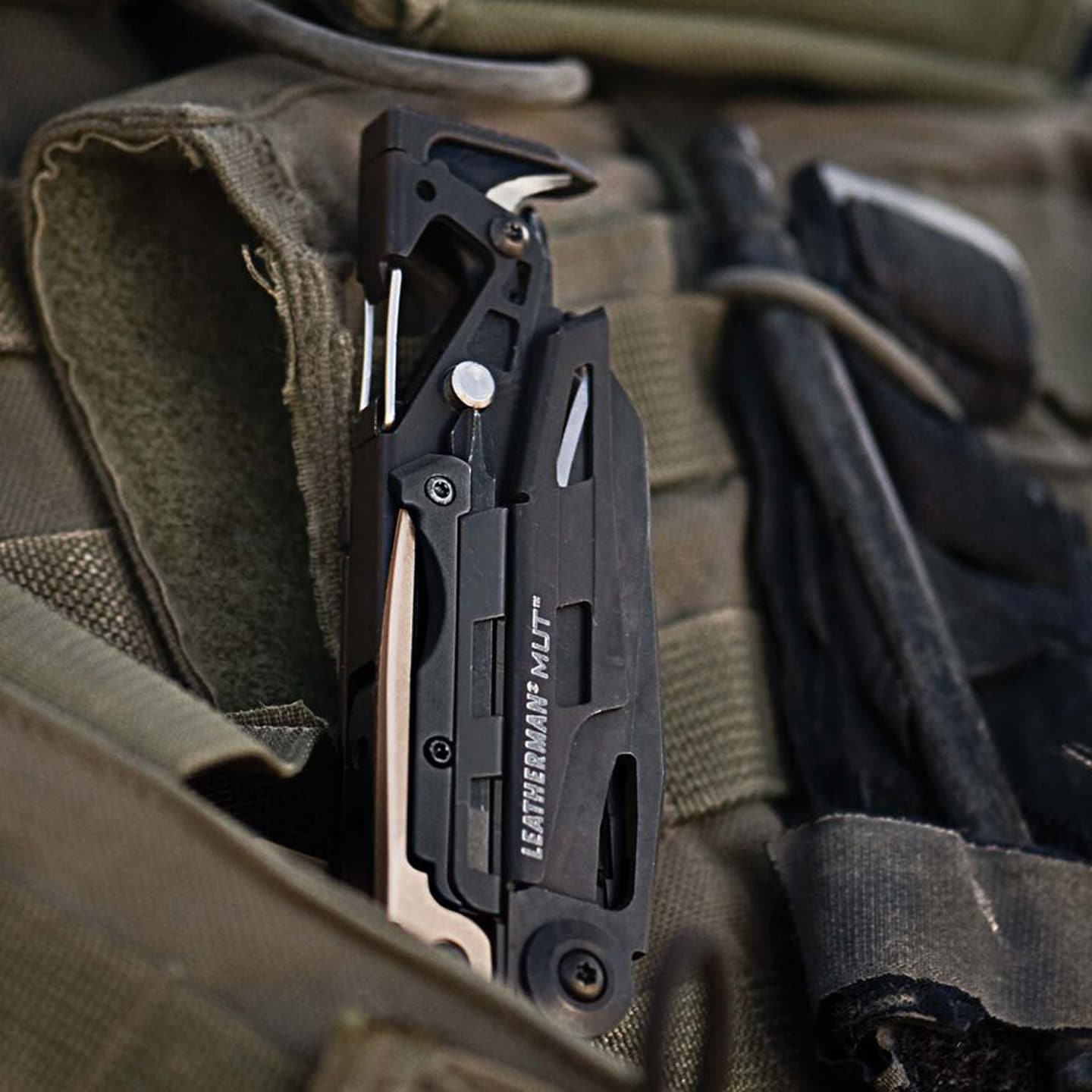 Leatherman MUT Multitool with MOLLE holster - Black